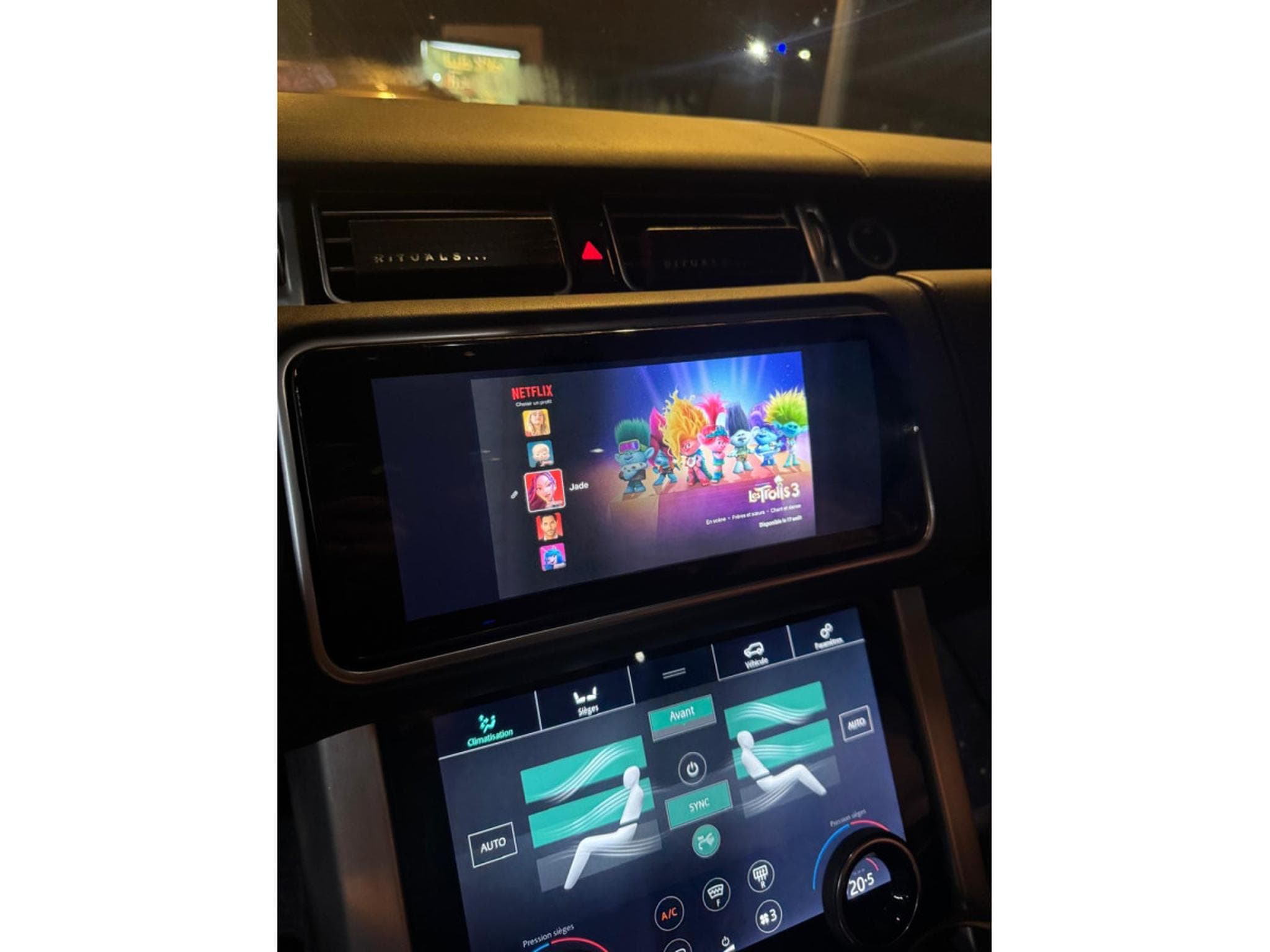 Land-Rover Range Rover 4.4 SDV8 340 Autobiography (2018) - Photo 16