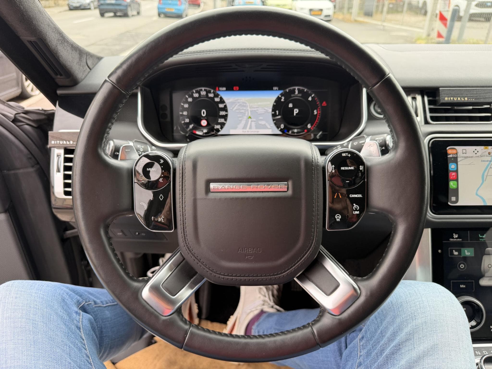 Land-Rover Range Rover 4.4 SDV8 340 Autobiography (2018) - Photo 27