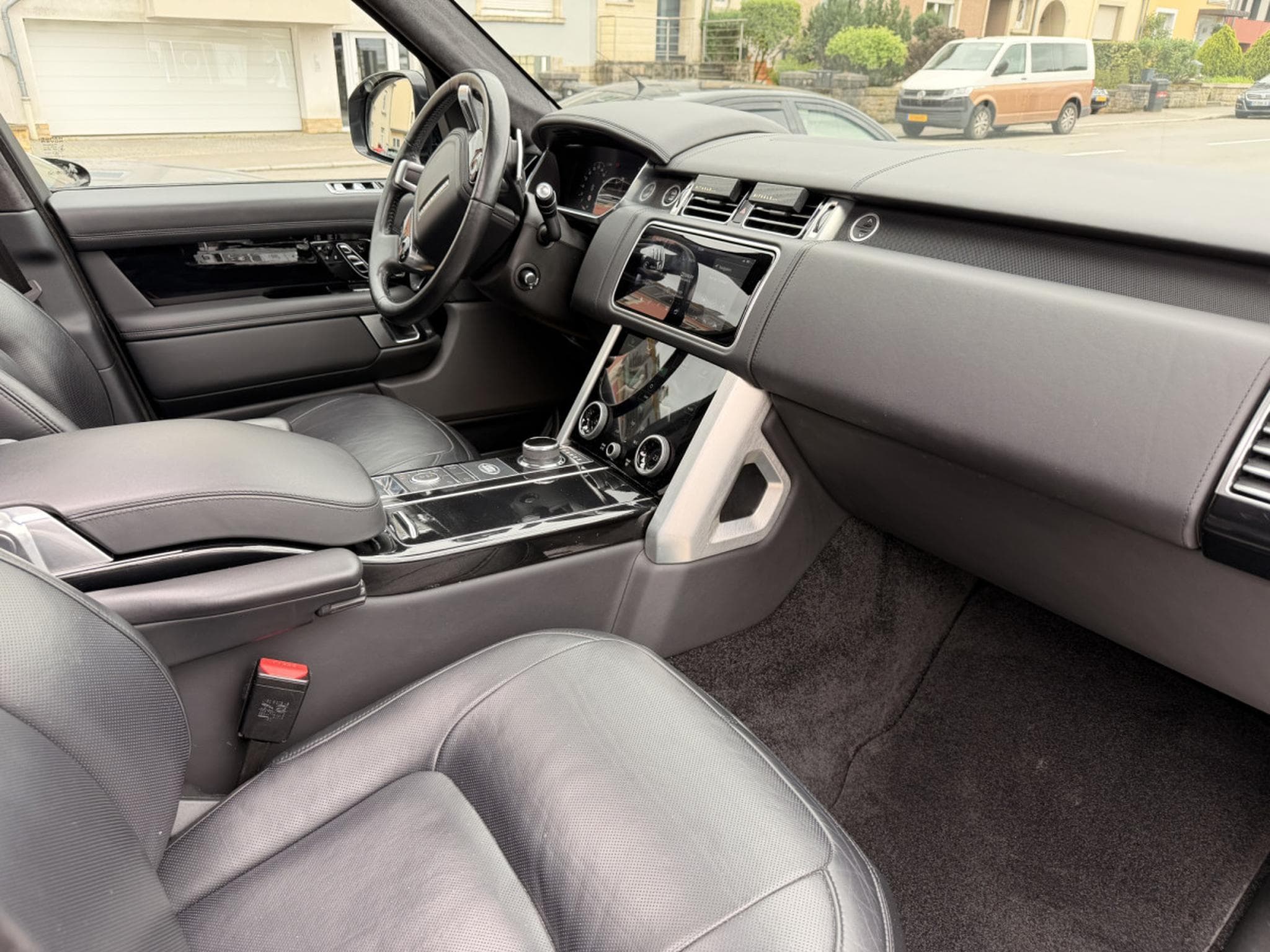 Land-Rover Range Rover 4.4 SDV8 340 Autobiography (2018) - Photo 3