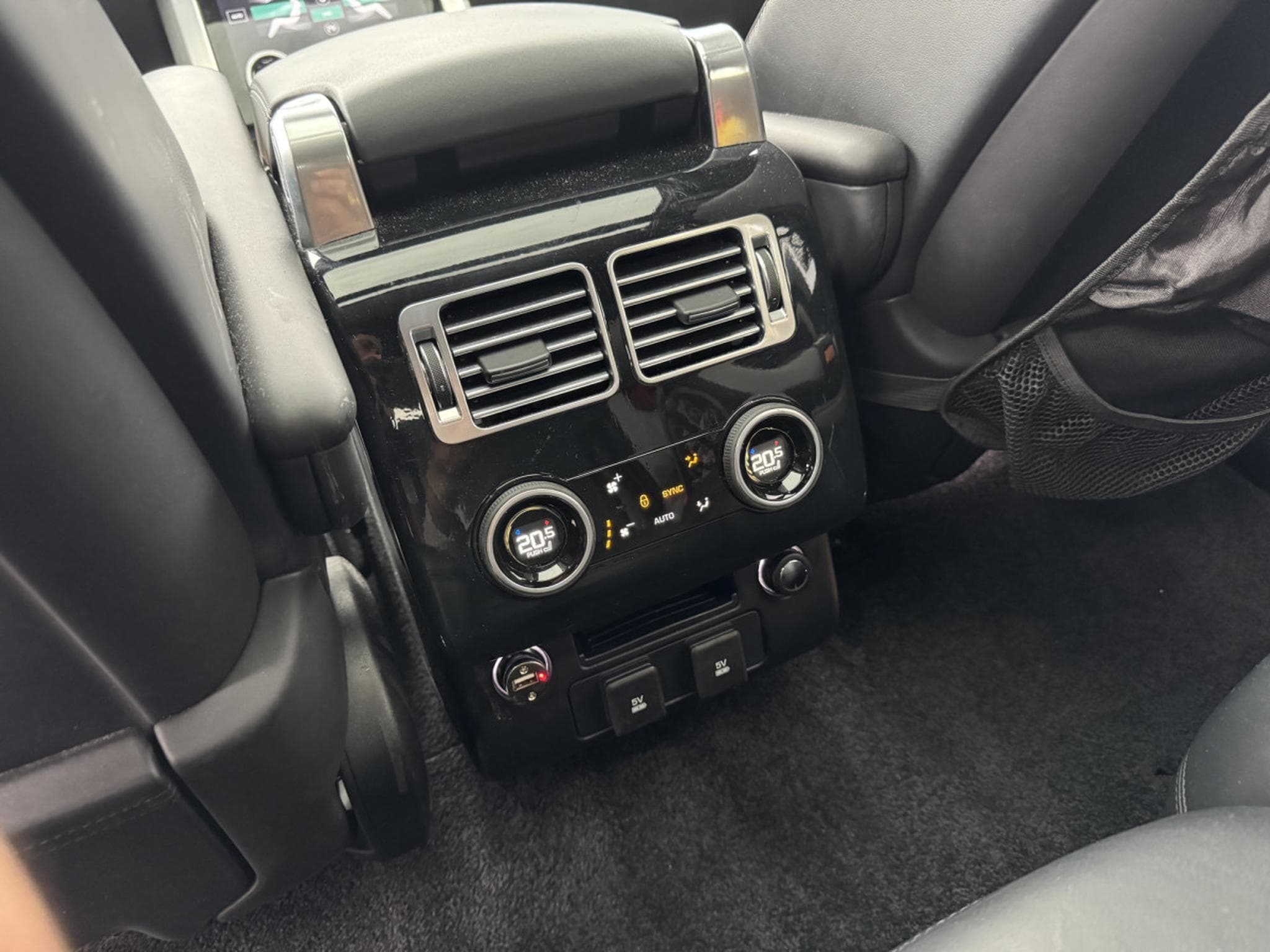 Land-Rover Range Rover 4.4 SDV8 340 Autobiography (2018) - Photo 30