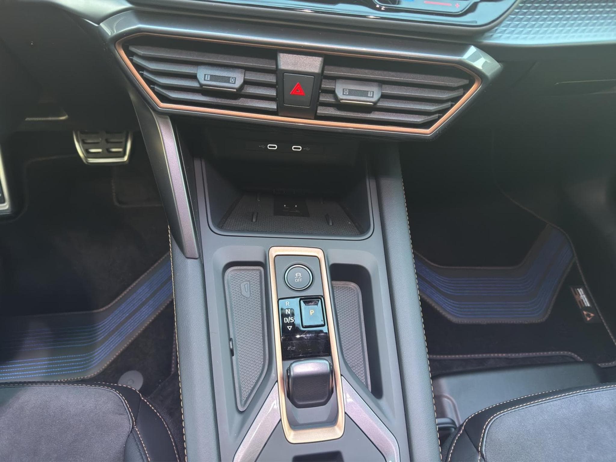 Cupra Formentor 1.5 eTSI DSG (2026) - Photo 13