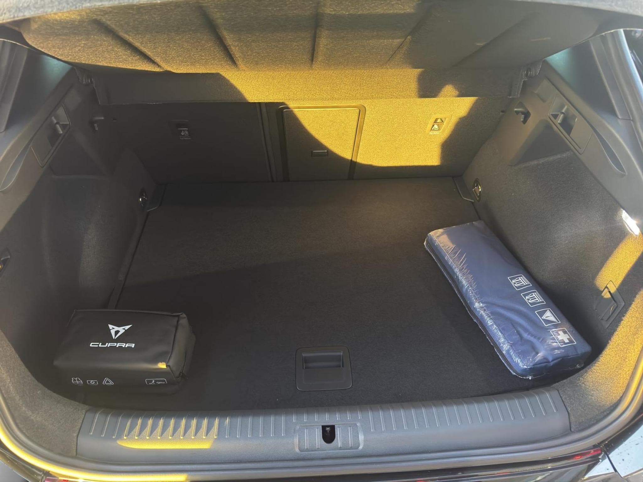 Cupra Formentor 1.5 eTSI DSG (2026) - Photo 17