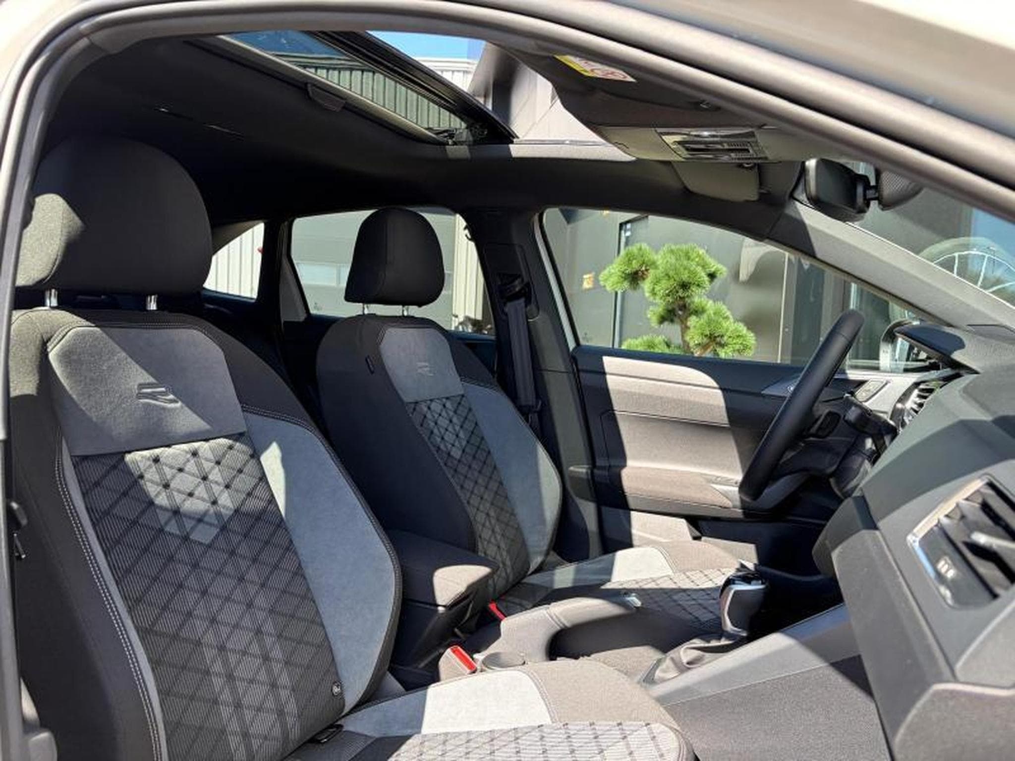 VW Taigo R-Line (2025) - Photo 9