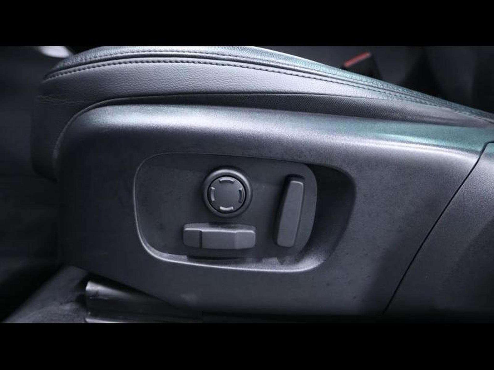 Land-Rover Range Rover Evoque D165 S R-Dynamic AWD Auto (2023) - Photo 24