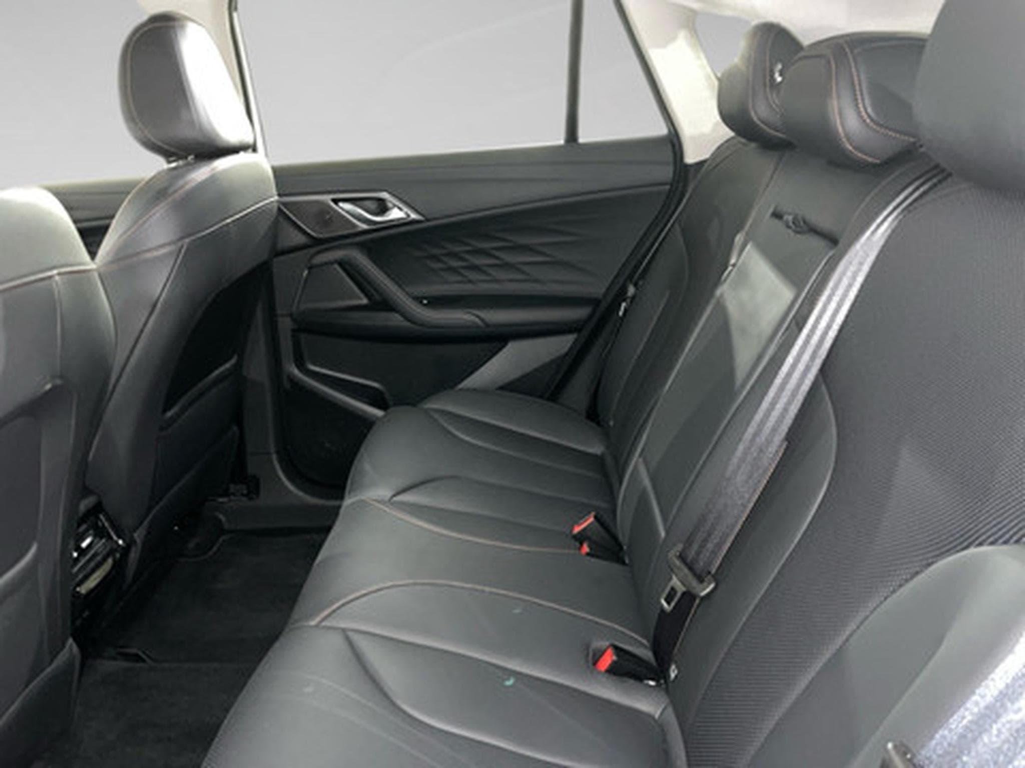 MG HS 1.5T Luxury Plug-In (2024) - Photo 10
