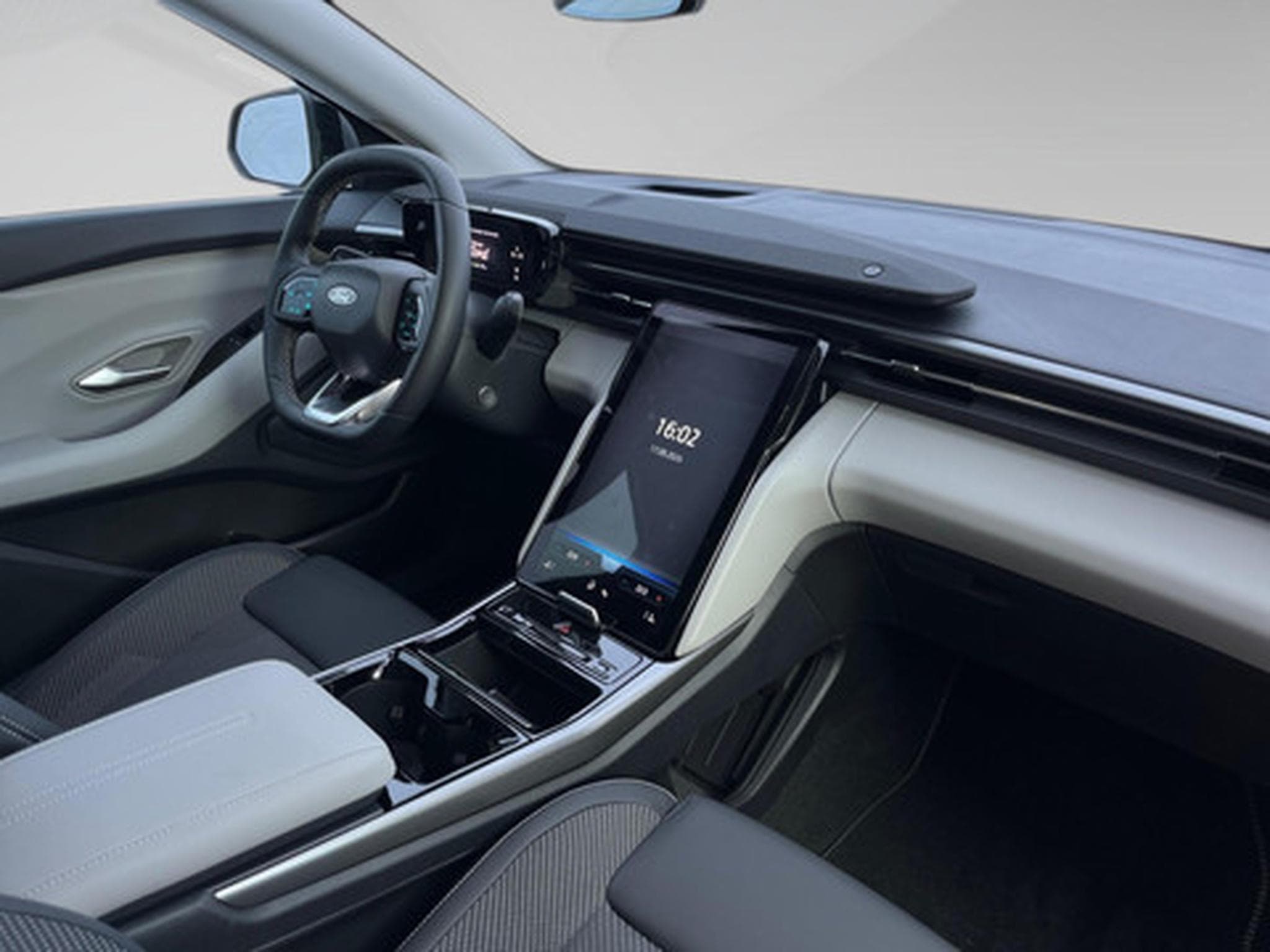 Ford Explorer 77kWh Extended Range RWD (2024) - Photo 6