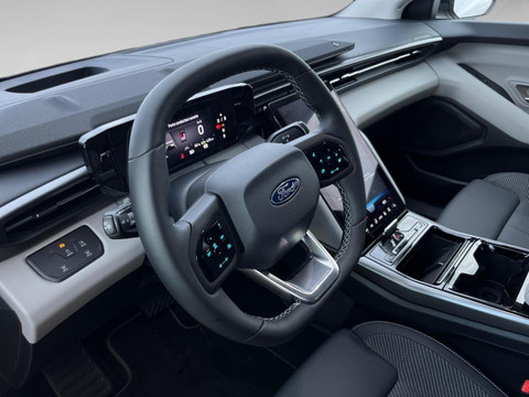 Ford Explorer 77kWh Extended Range RWD (2024) - Photo 8