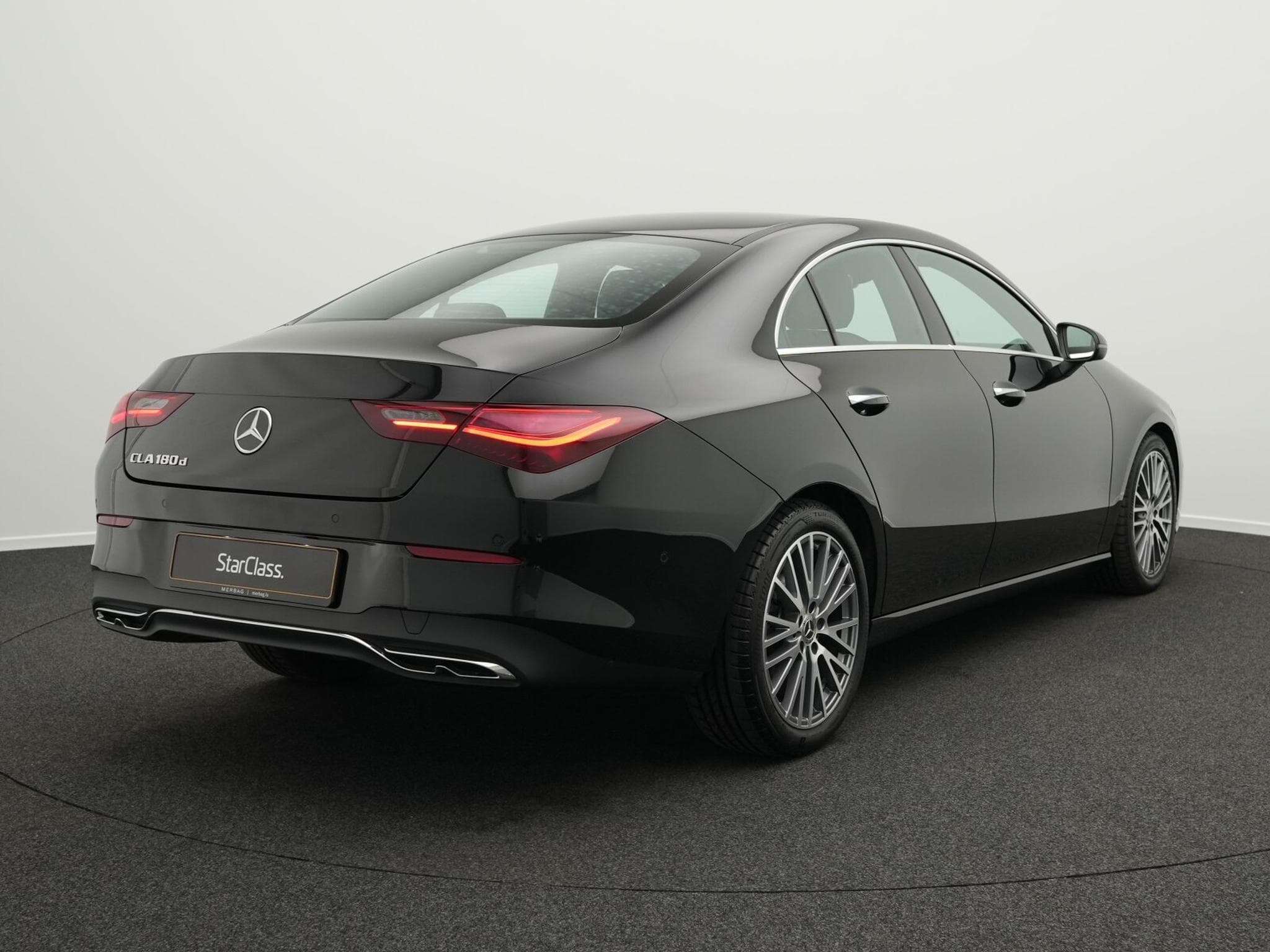 Mercedes CLA 180 d Progressive Cpe LED+18"+Keyless+Kamera (2024) - Photo 3