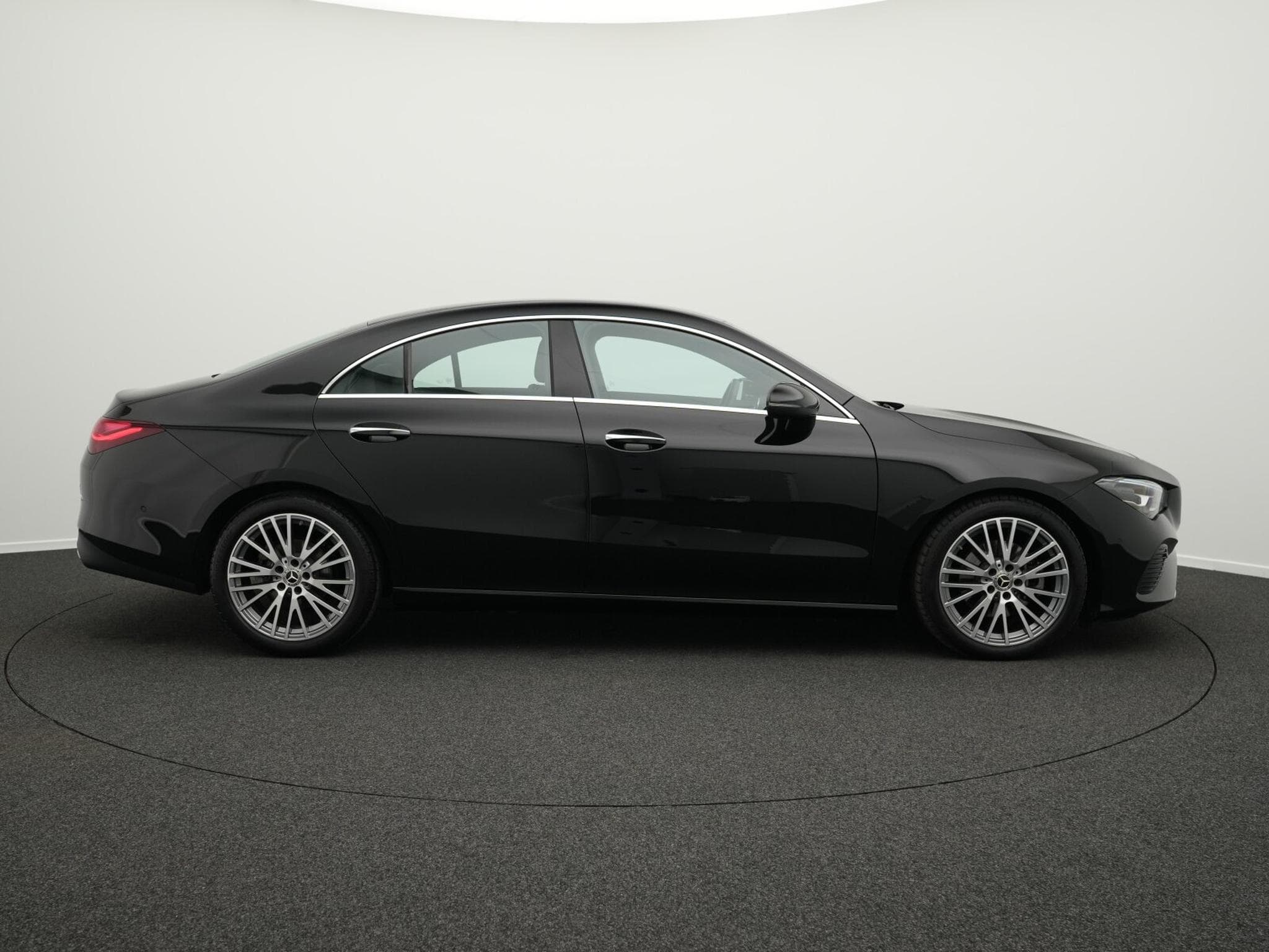 Mercedes CLA 180 d Progressive Cpe LED+18"+Keyless+Kamera (2024) - Photo 5
