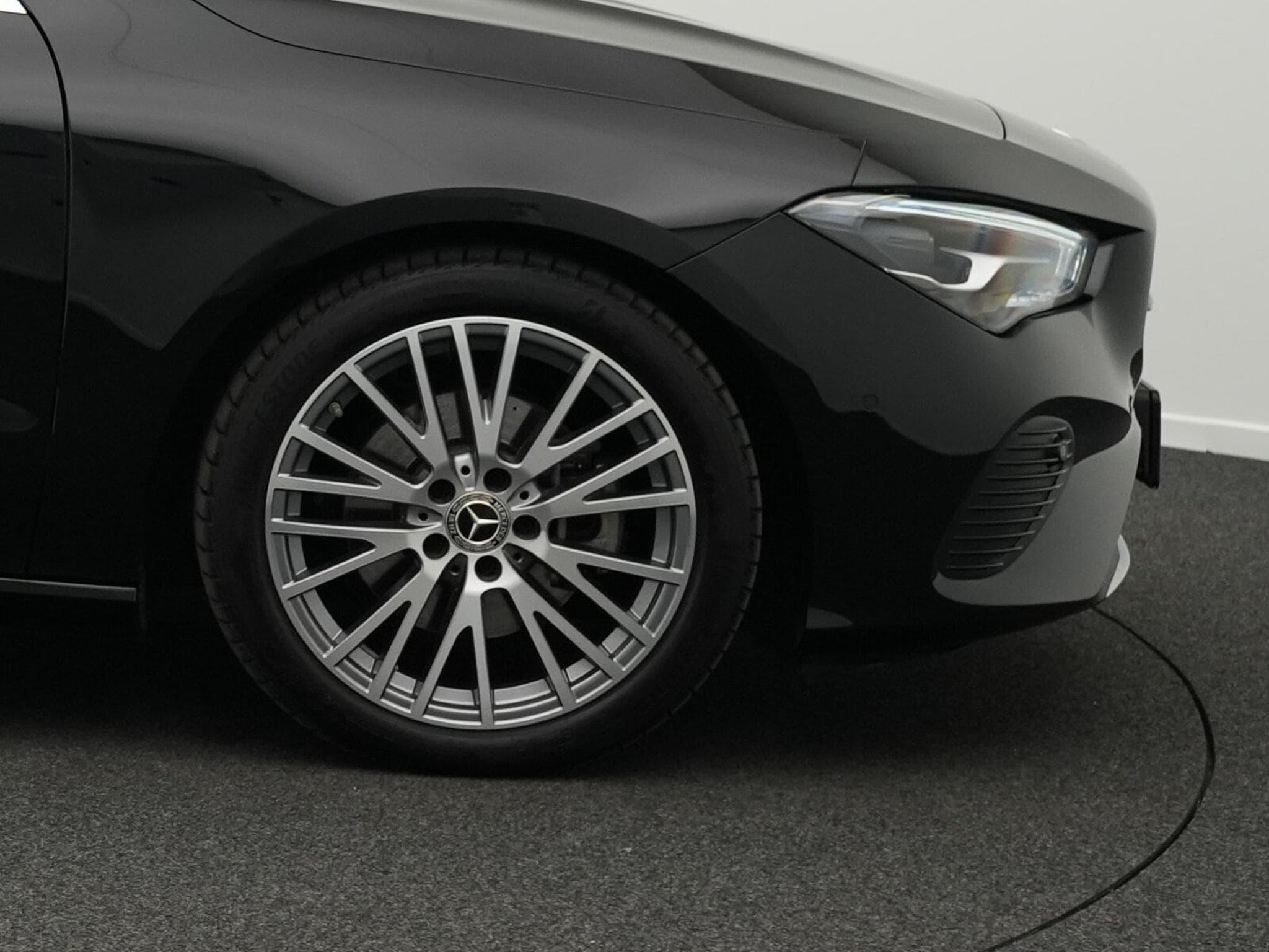 Mercedes CLA 180 d Progressive Cpe LED+18"+Keyless+Kamera (2024) - Photo 6