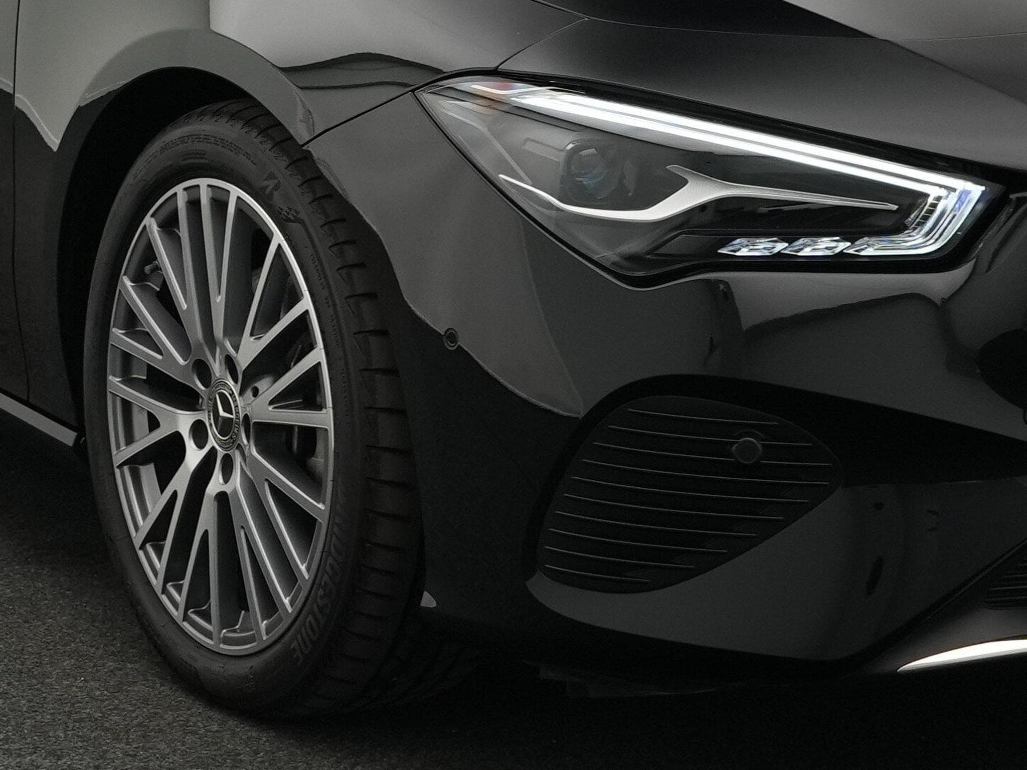 Mercedes CLA 180 d Progressive Cpe LED+18"+Keyless+Kamera (2024) - Photo 7