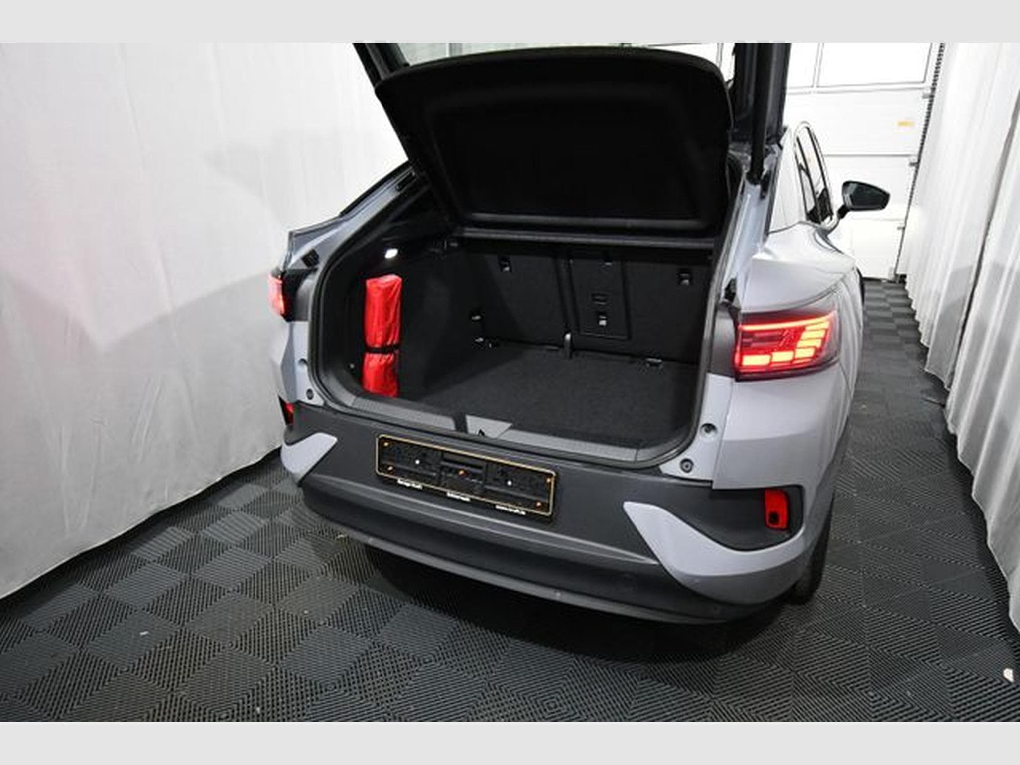 VW ID.5 ID.5 Pro Perf. 150 kW, AHK, Navi DP, 19", Area V (2023) - Photo 5