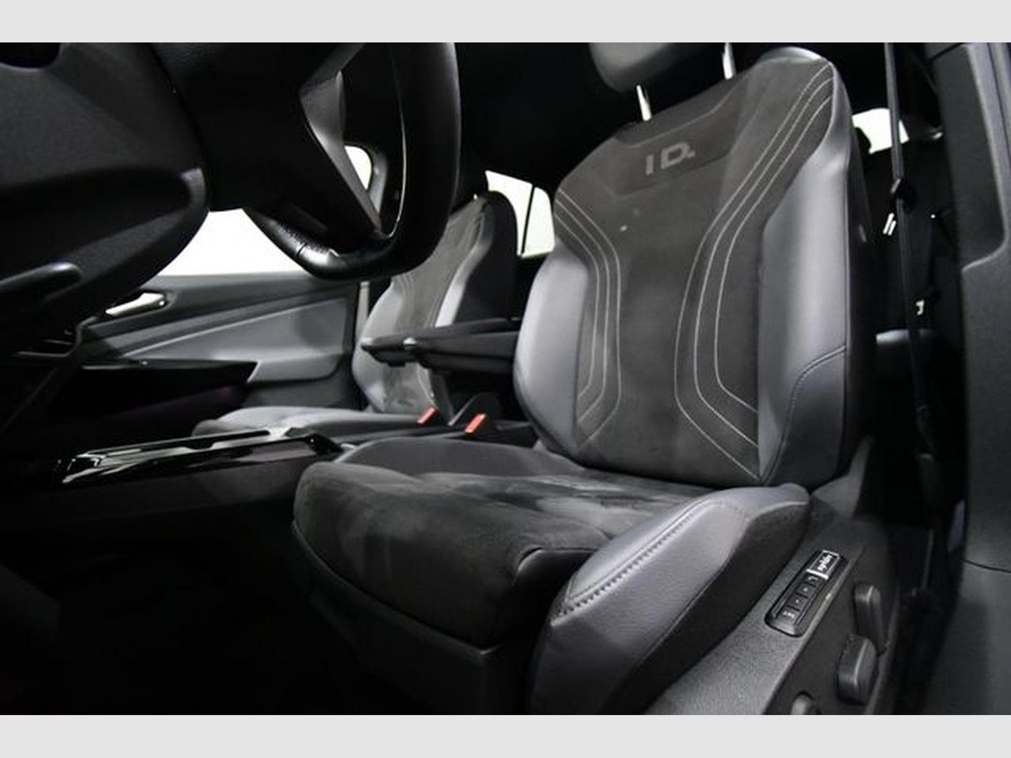 VW ID.5 ID.5 Pro Perf. 150 kW, AHK, Navi DP, 19", Area V (2023) - Photo 7