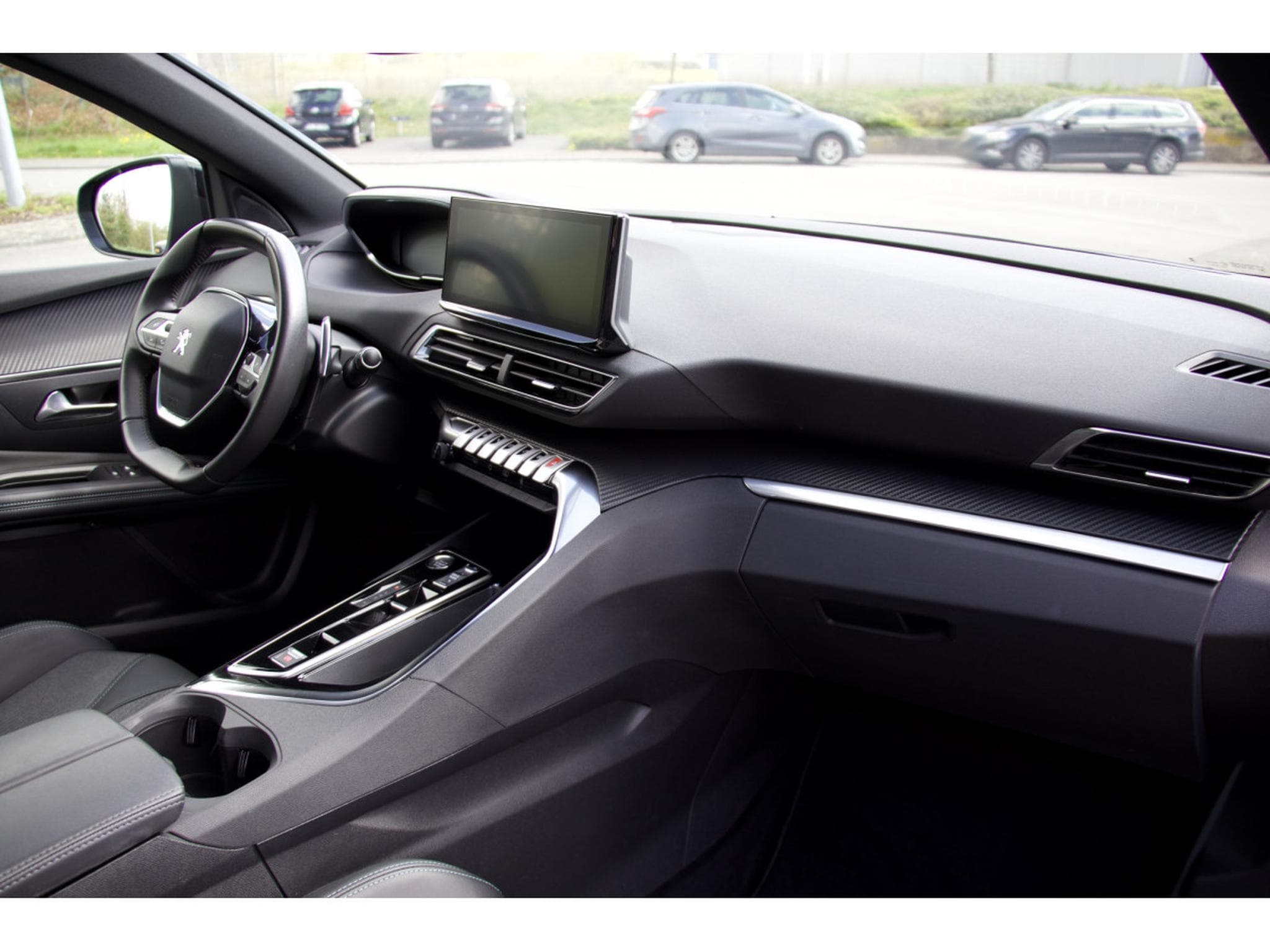 Peugeot 3008 PureTech 130 EAT8 Allure (2024) - Photo 10