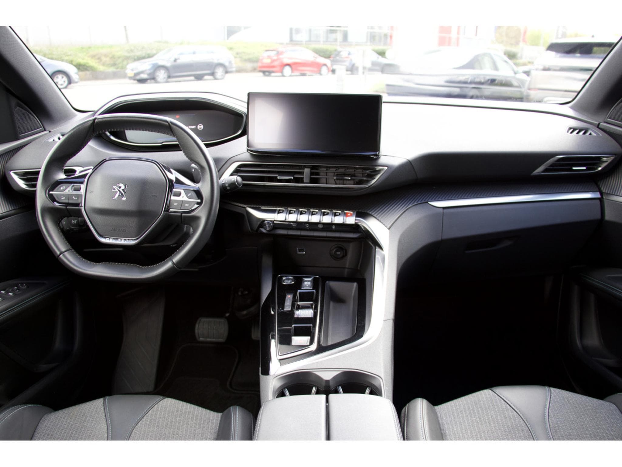 Peugeot 3008 PureTech 130 EAT8 Allure (2024) - Photo 8
