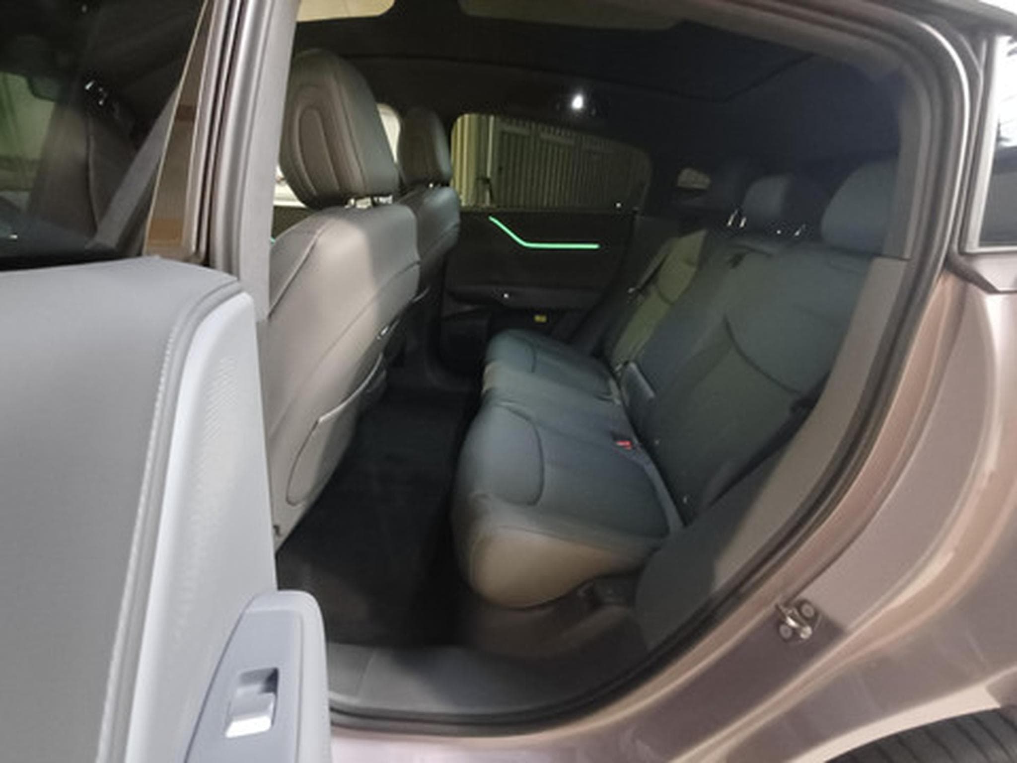 Xpeng G6 BEV 81KWH Performance AWD (2026) - Photo 10