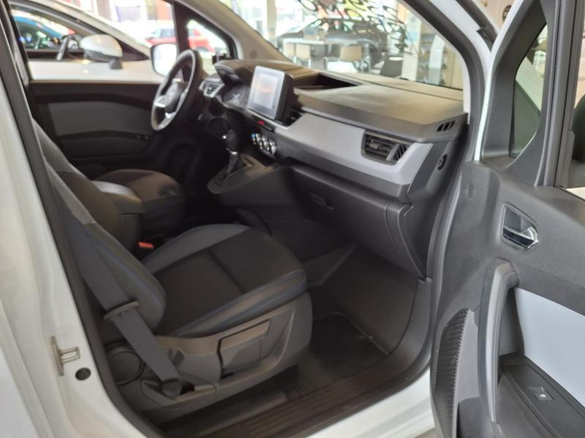 Nissan Townstar VAN EV N-Connecta L1H1 (2025) - Photo 9