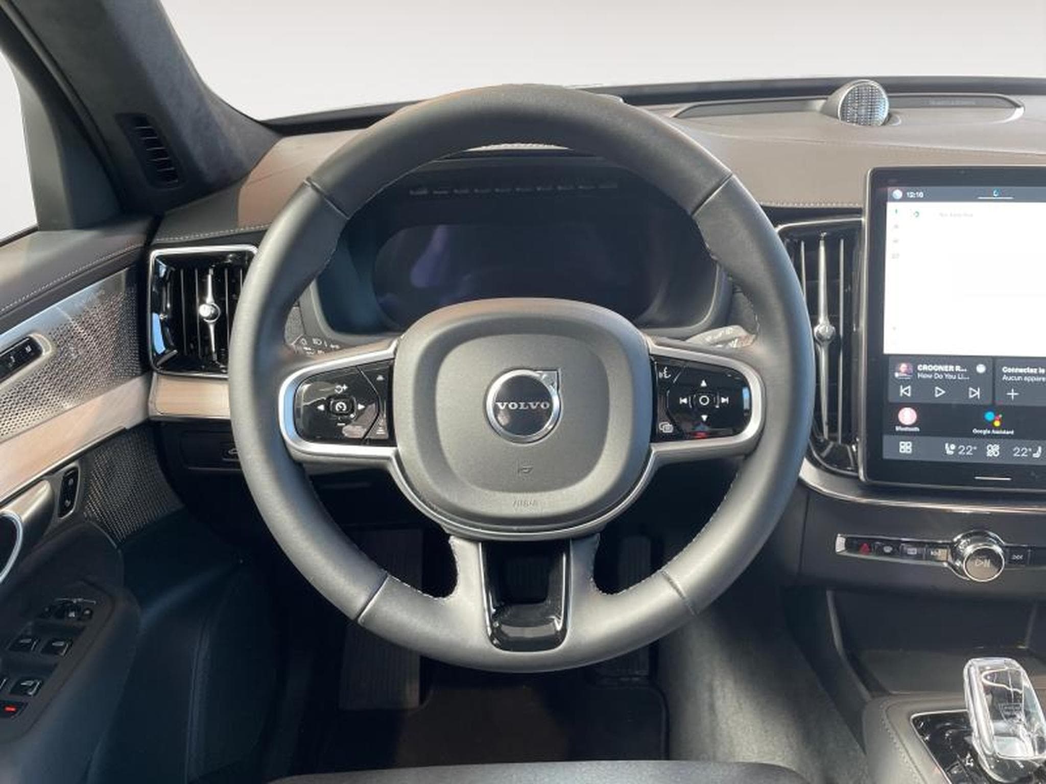 Volvo XC90 B5 AWD Ultra Bright / Essence (2025) - Photo 12
