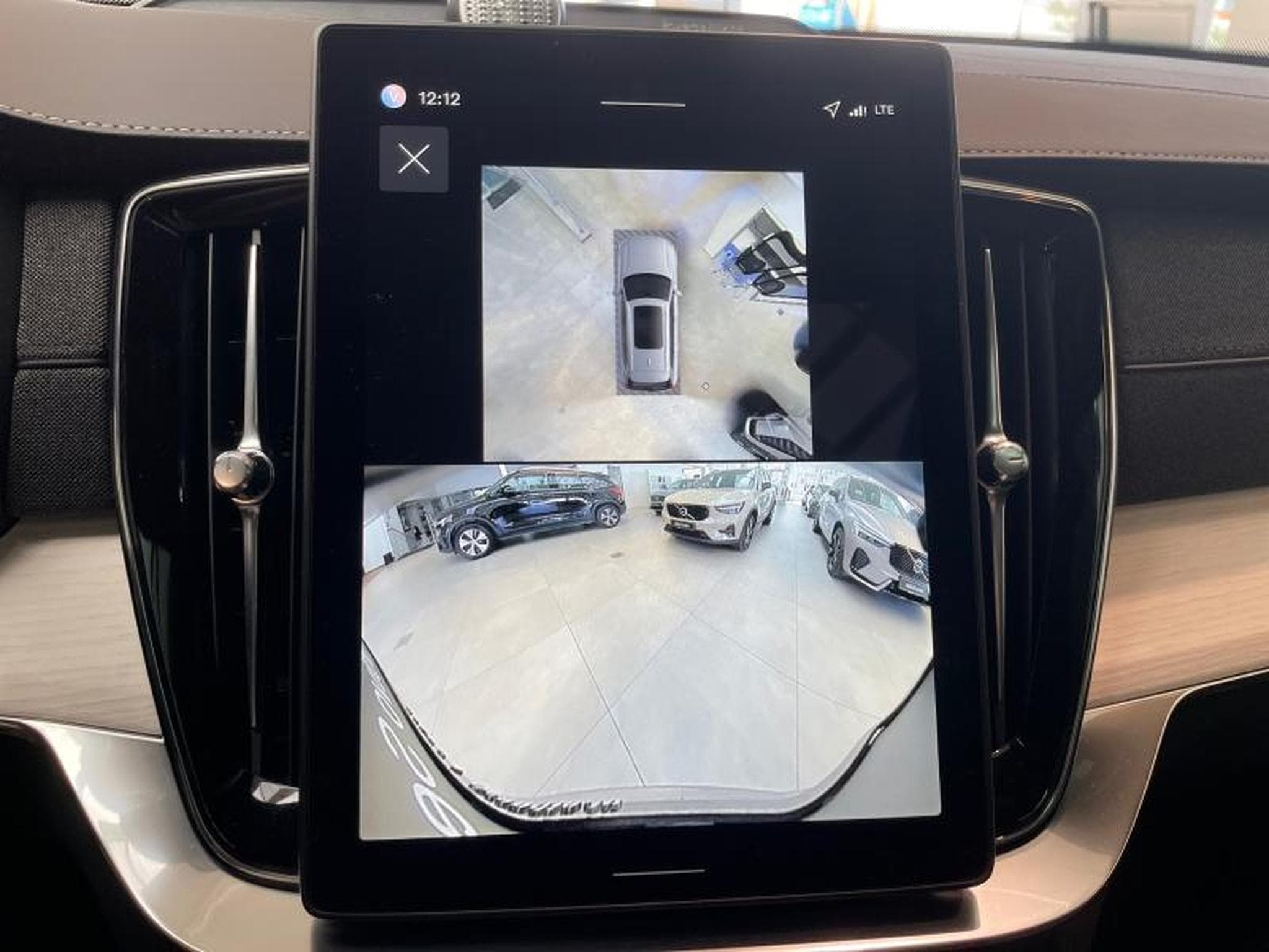 Volvo XC90 B5 AWD Ultra Bright / Essence (2025) - Photo 17