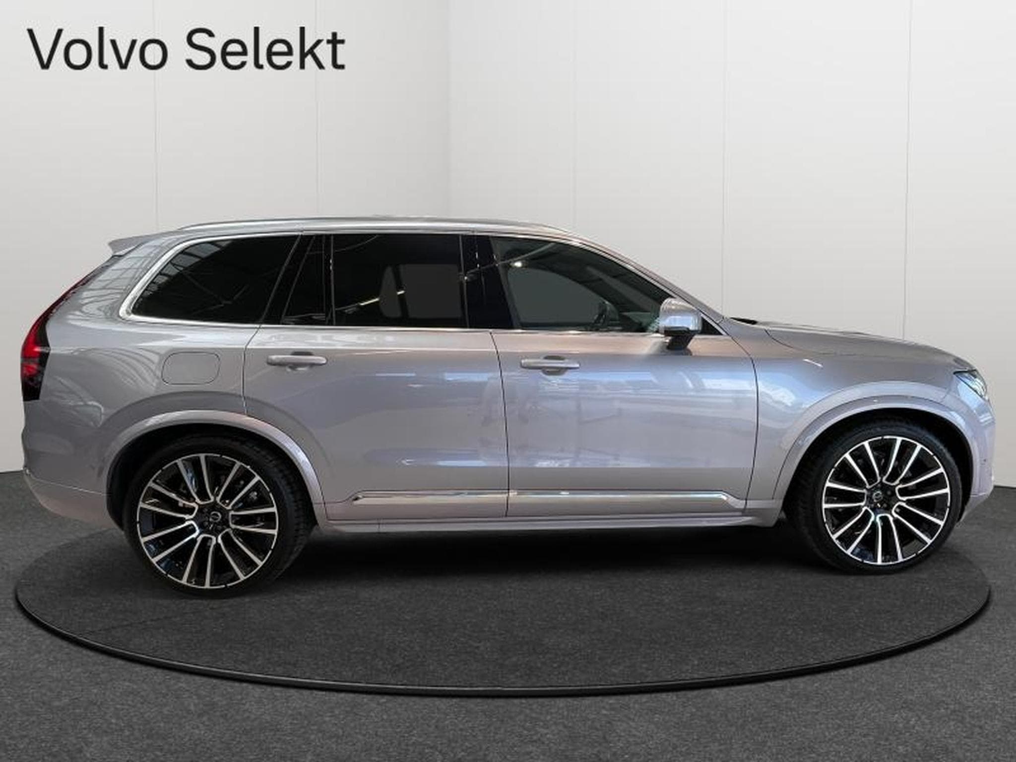 Volvo XC90 B5 AWD Ultra Bright / Essence (2025) - Photo 7