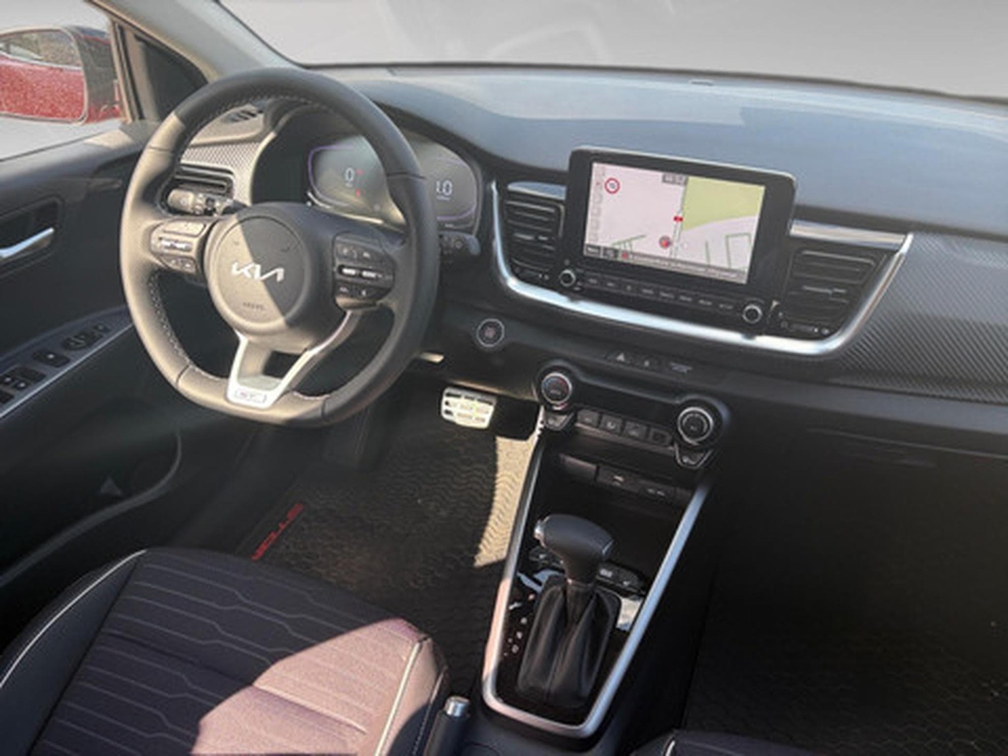 Kia Stonic 1.0 T 100 GT Line DCT (2025) - Photo 6