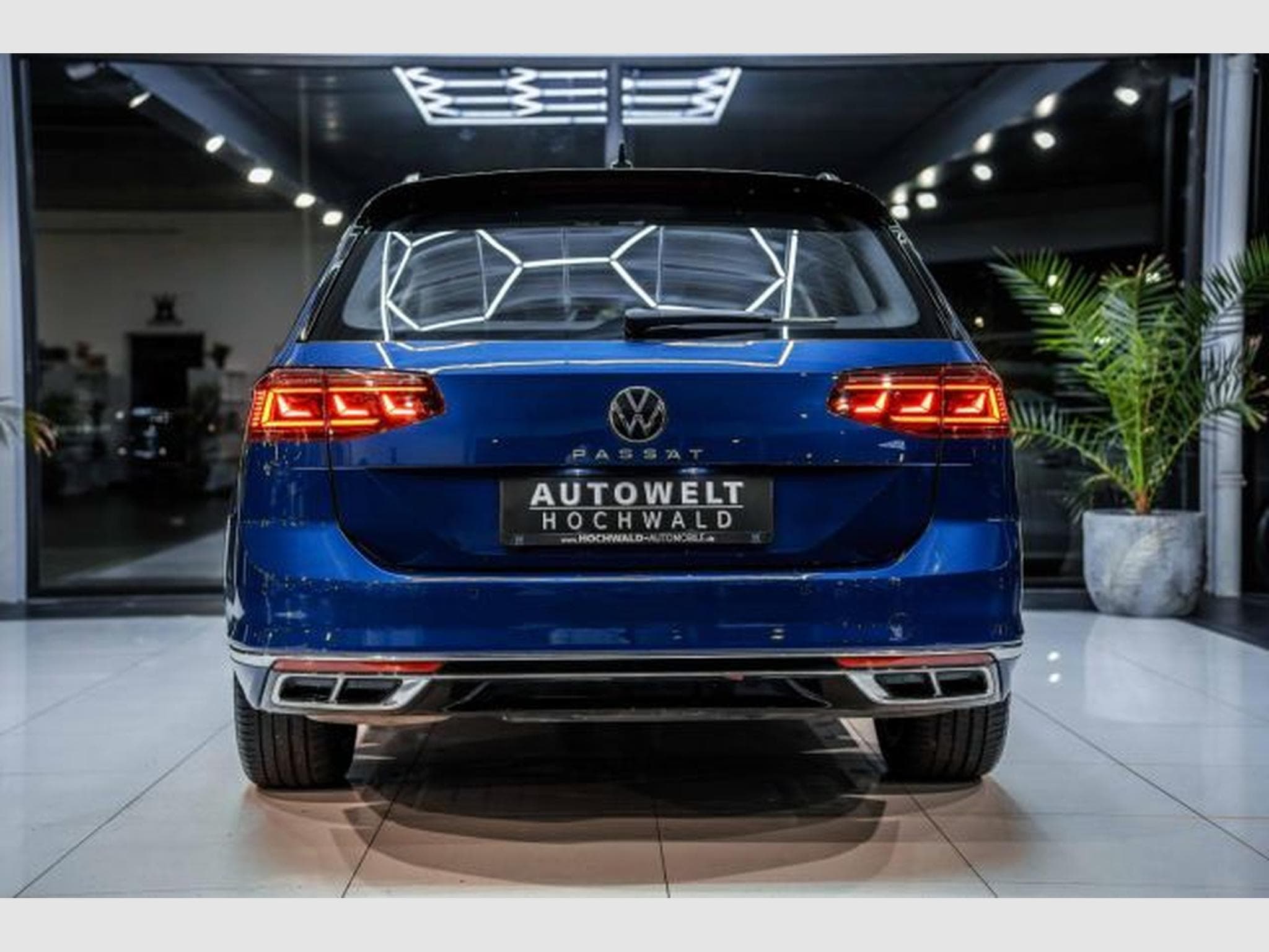 VW Passat Passat Variant 2.0 TDI DSG 2x R-Line AHK STAHZG (2021) - Photo 10