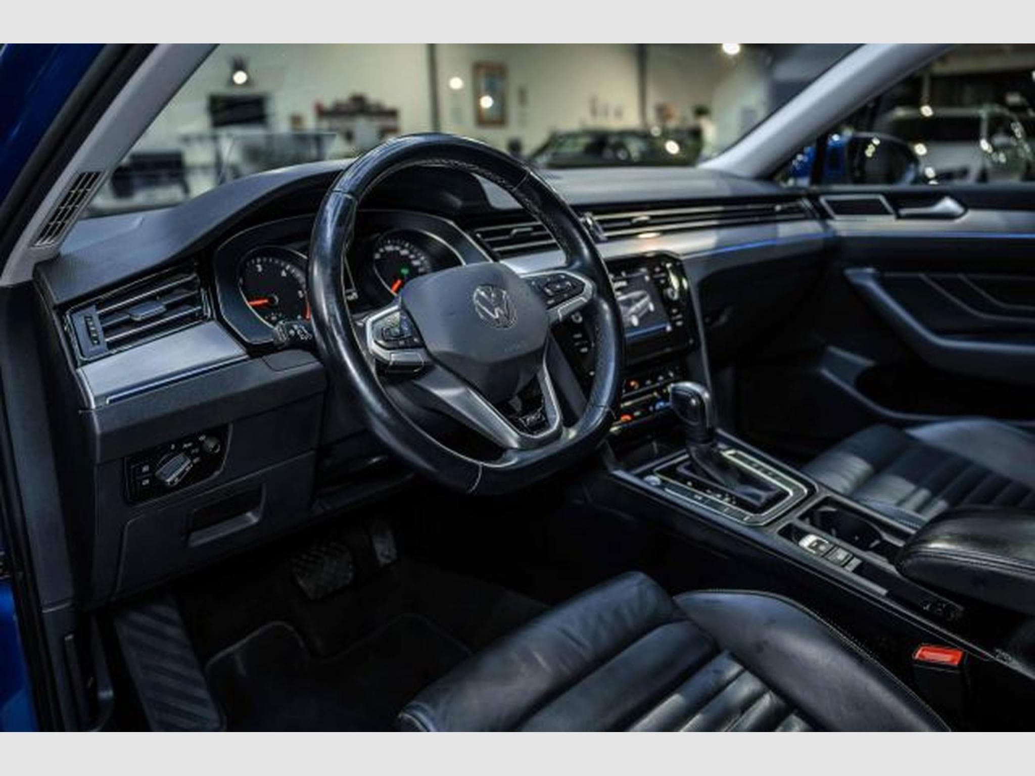 VW Passat Passat Variant 2.0 TDI DSG 2x R-Line AHK STAHZG (2021) - Photo 13