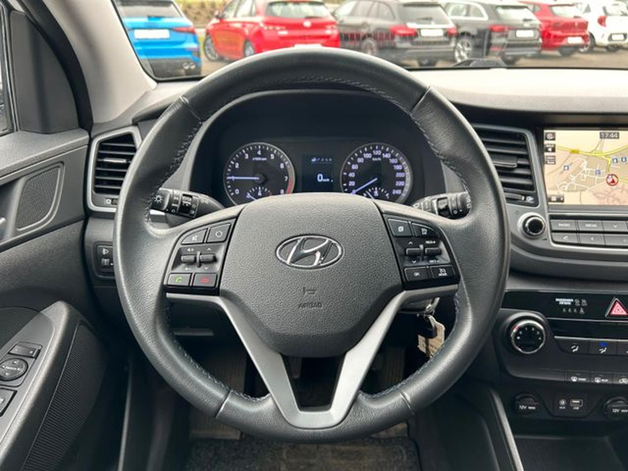 Hyundai TUCSON TUCSON 1,6 Go+ 2WD 1. Hand Navi Kamera Tempo AHK (2017) - Photo 13