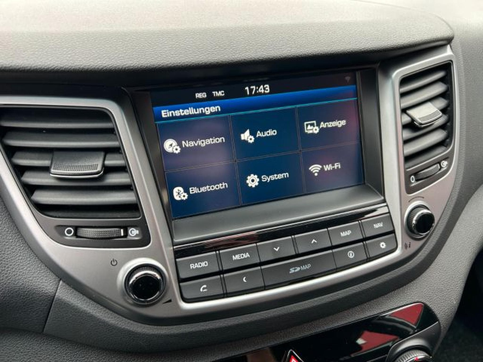 Hyundai TUCSON TUCSON 1,6 Go+ 2WD 1. Hand Navi Kamera Tempo AHK (2017) - Photo 15
