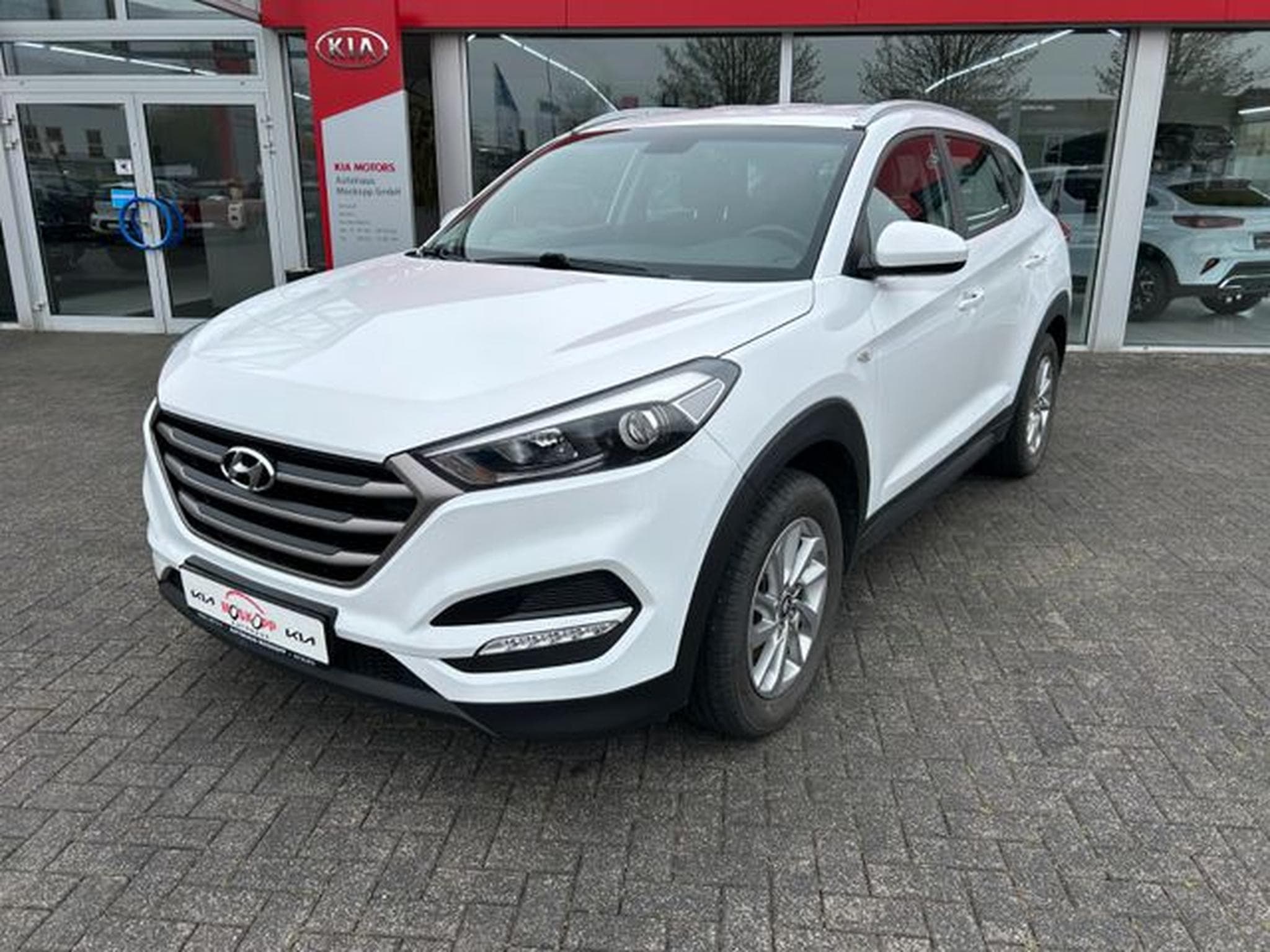 Hyundai TUCSON TUCSON 1,6 Go+ 2WD 1. Hand Navi Kamera Tempo AHK (2017) - Photo 3