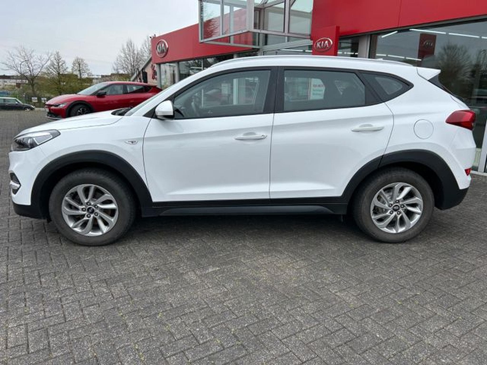 Hyundai TUCSON TUCSON 1,6 Go+ 2WD 1. Hand Navi Kamera Tempo AHK (2017) - Photo 4