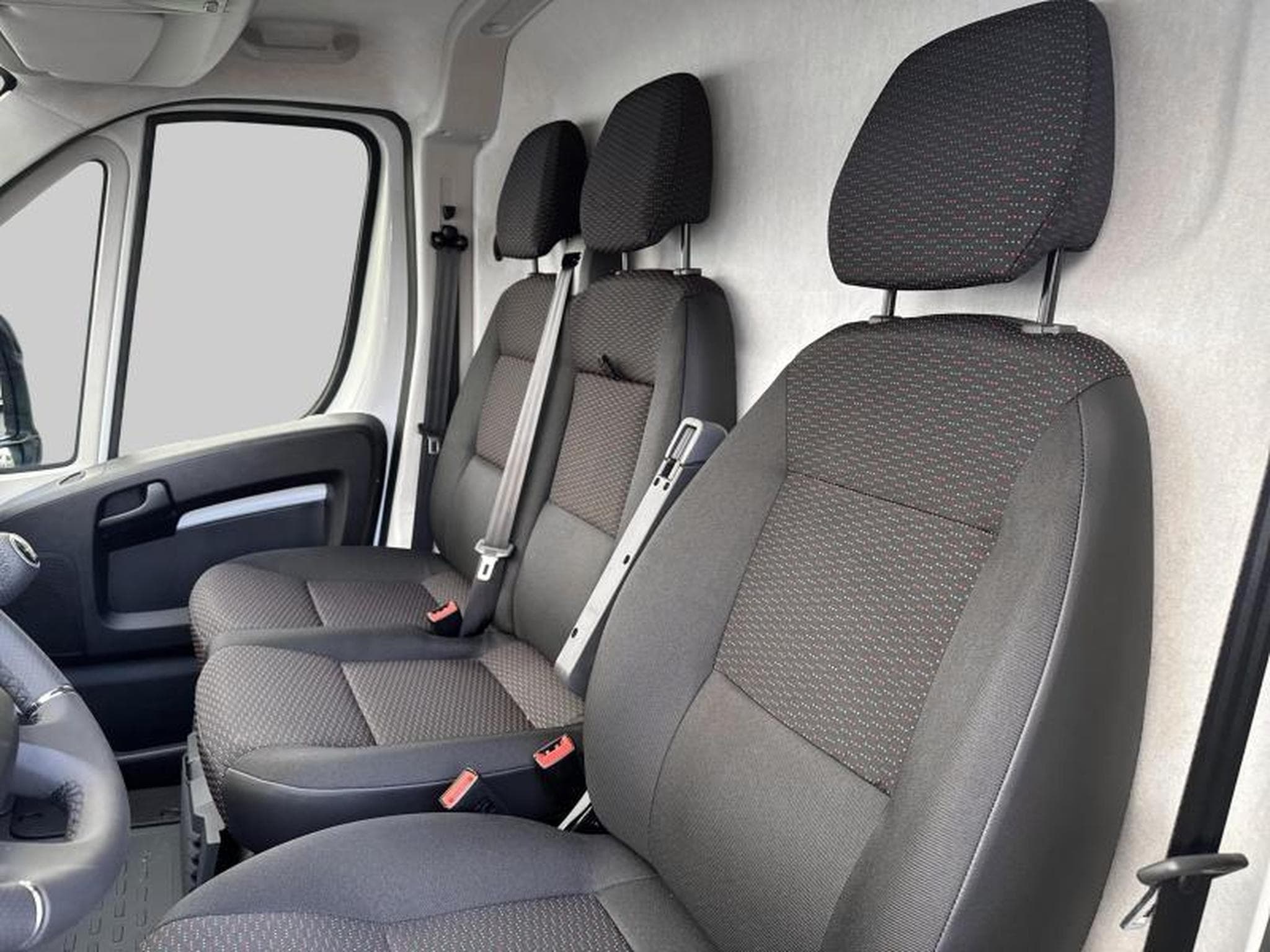 Peugeot Boxer Fourgon tole 333 L1H1 (2024) - Photo 12