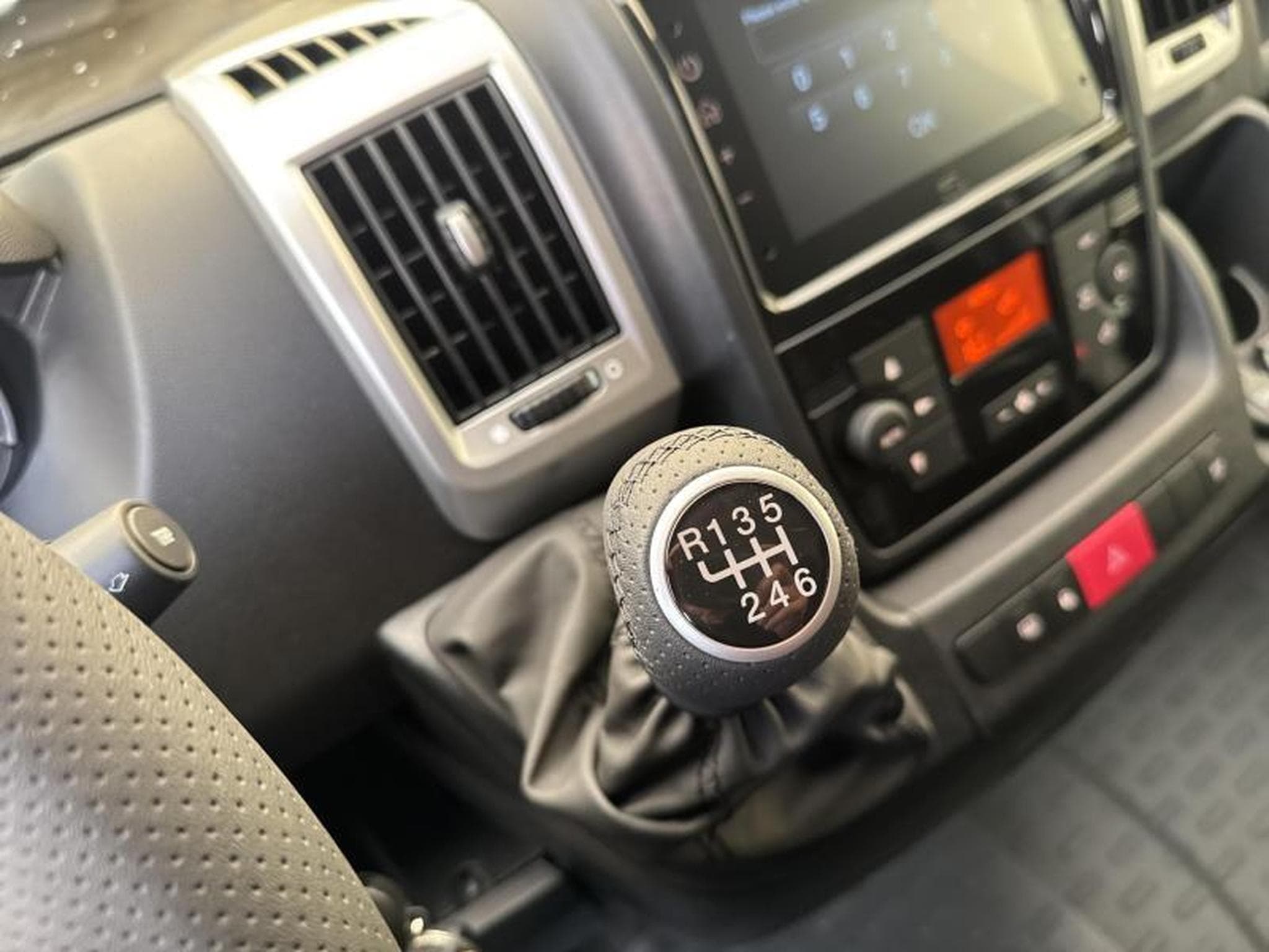 Peugeot Boxer Fourgon tole 333 L1H1 (2024) - Photo 19