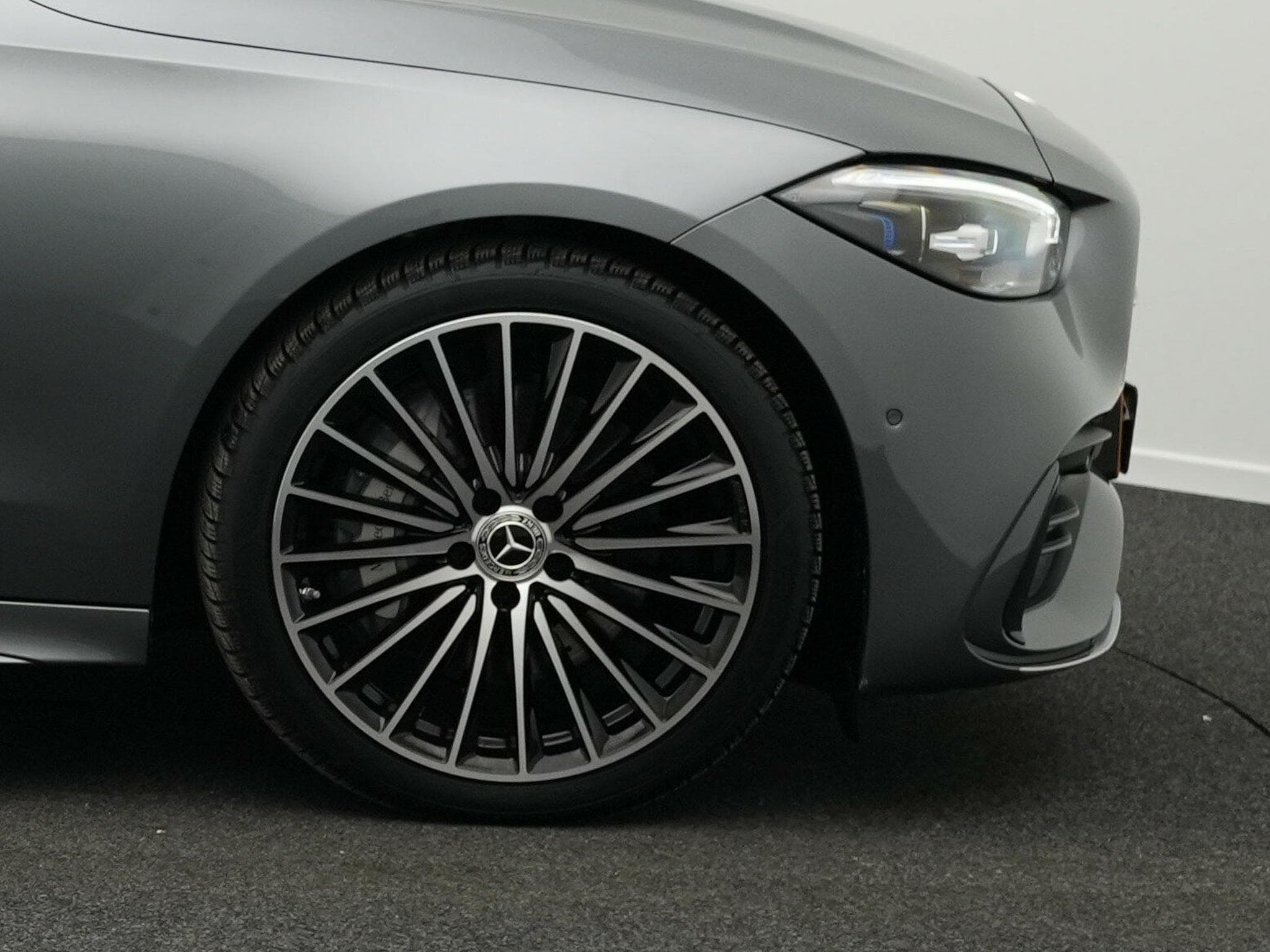 Mercedes C 200 d (2025) - Photo 6
