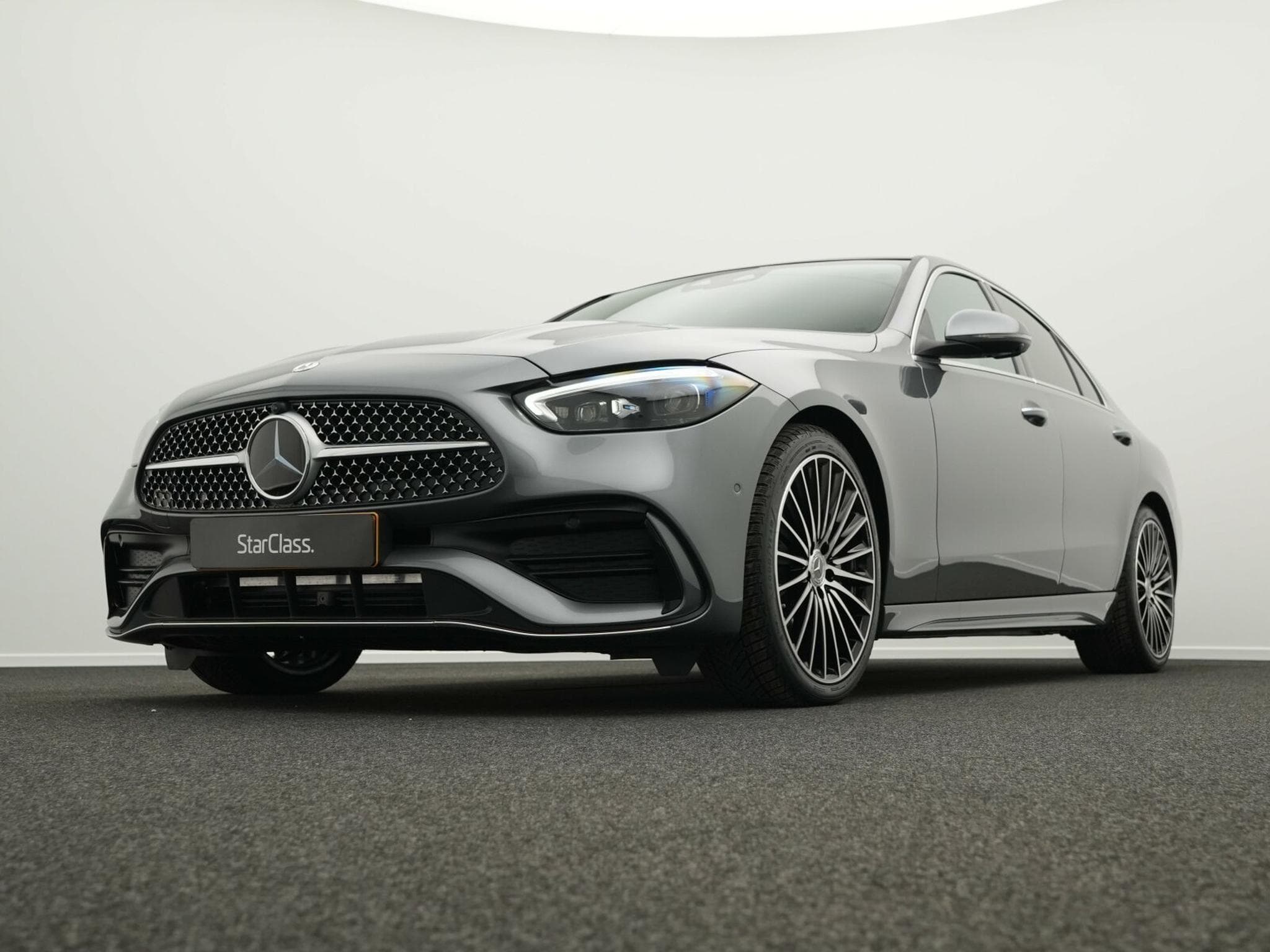 Mercedes C 200 d (2025) - Photo 8