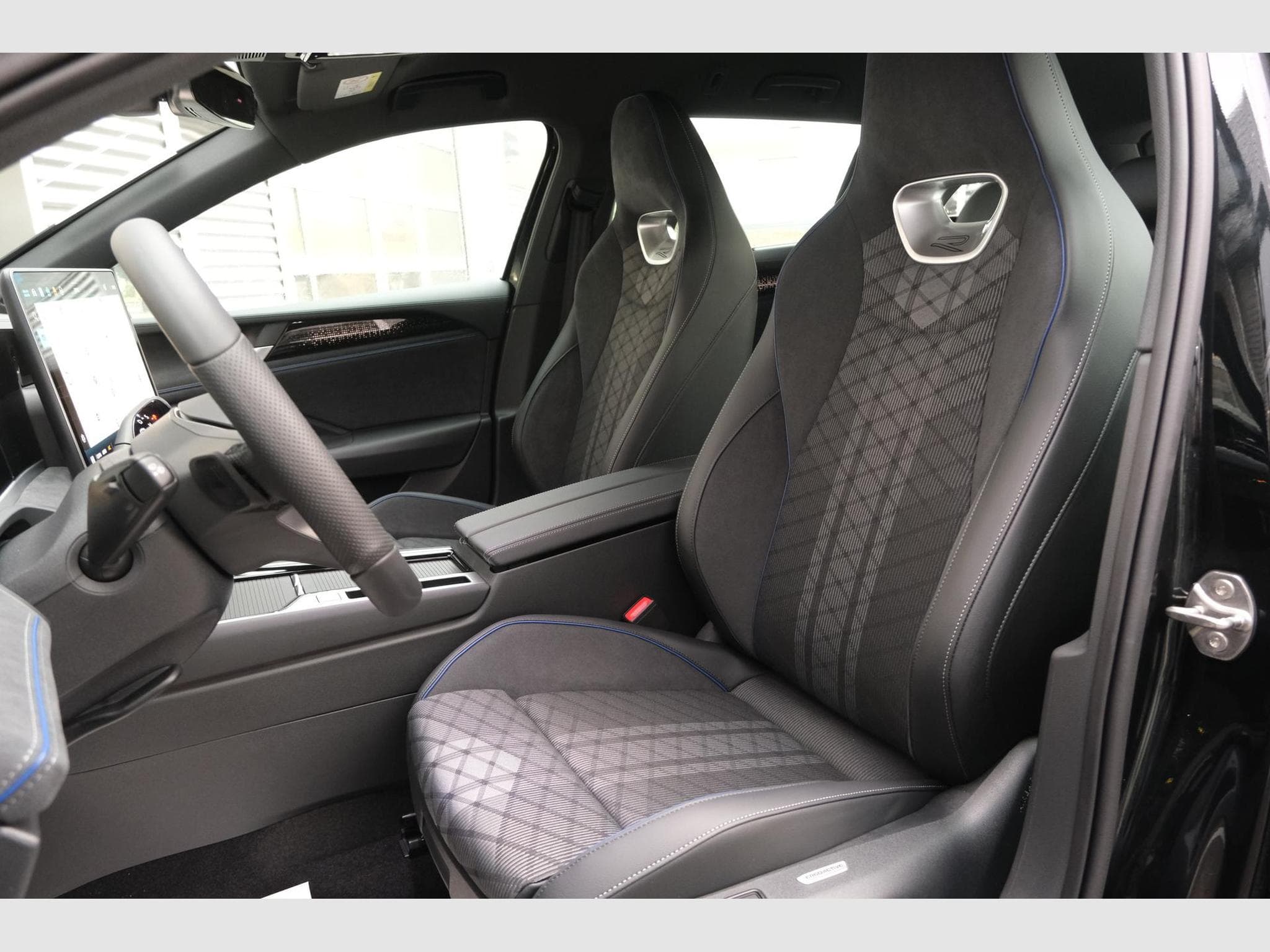 VW Passat Variant Var. 2.0 (2026) - Photo 22