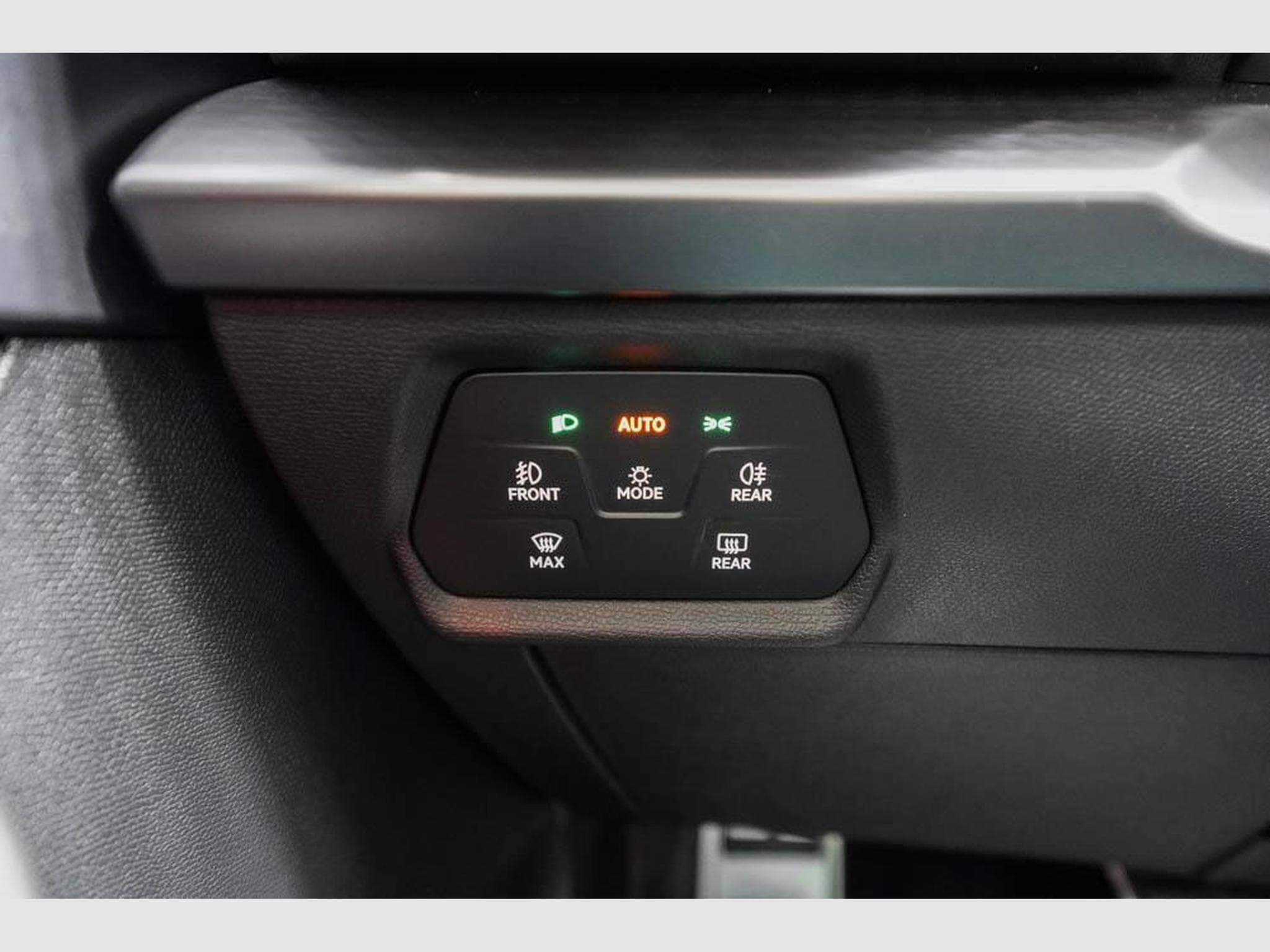 Cupra Leon ST 1,5 eTSI (2026) - Photo 11