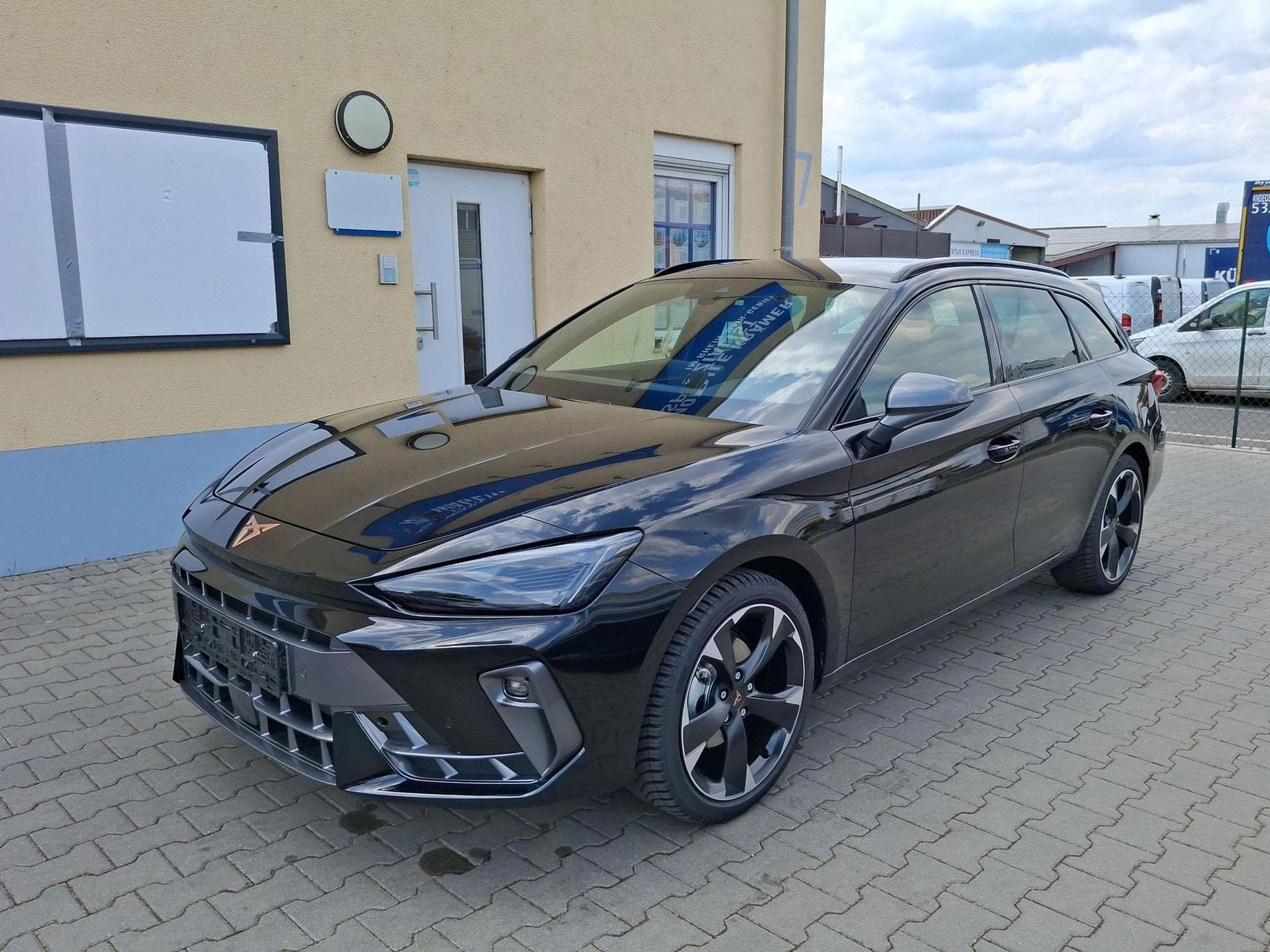 Cupra Leon VZ (2026) - Photo 1
