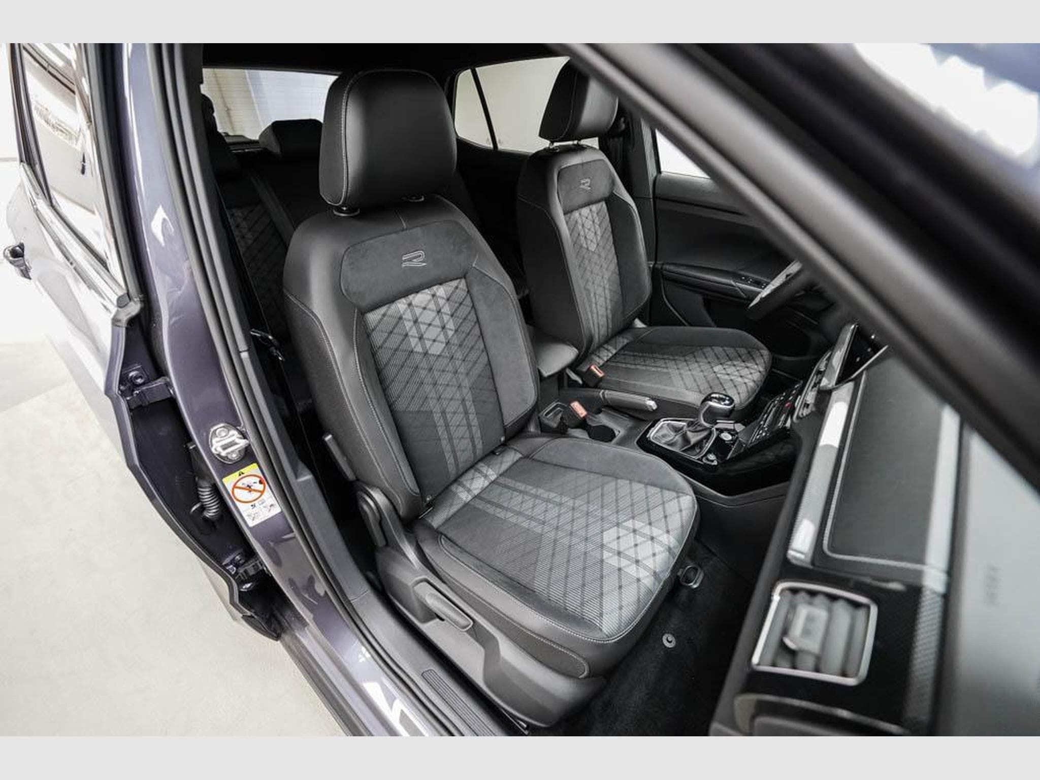 VW T-Cross 1,5 TSI DSG (2026) - Photo 19