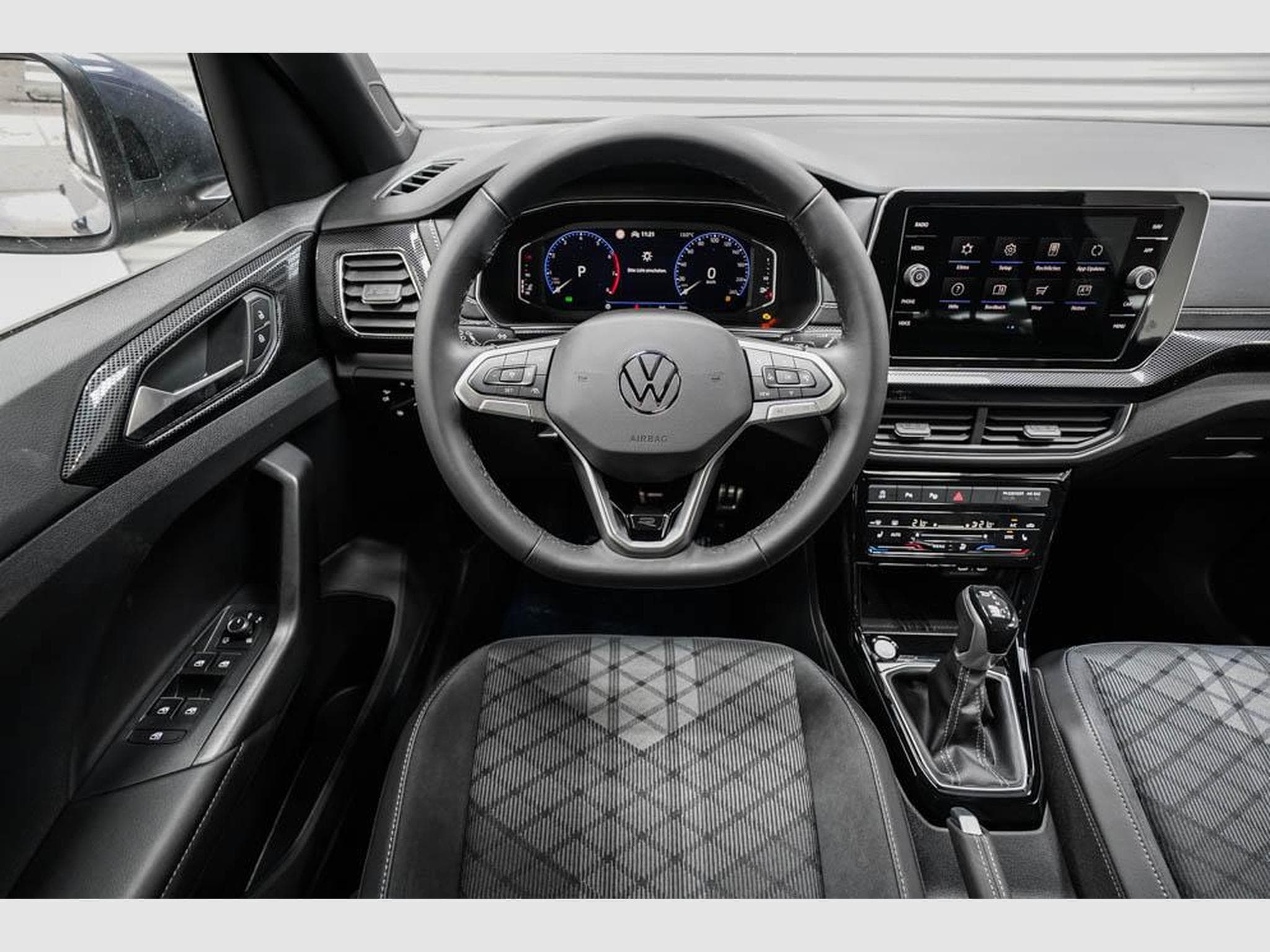 VW T-Cross 1,5 TSI DSG (2026) - Photo 8