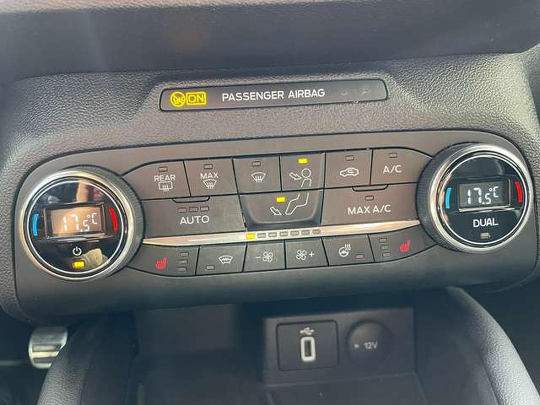 Ford Focus 2.0 EcoBlue ST - JUSQU'A 3 ANS DE GARANTIE (2020) - Photo 26