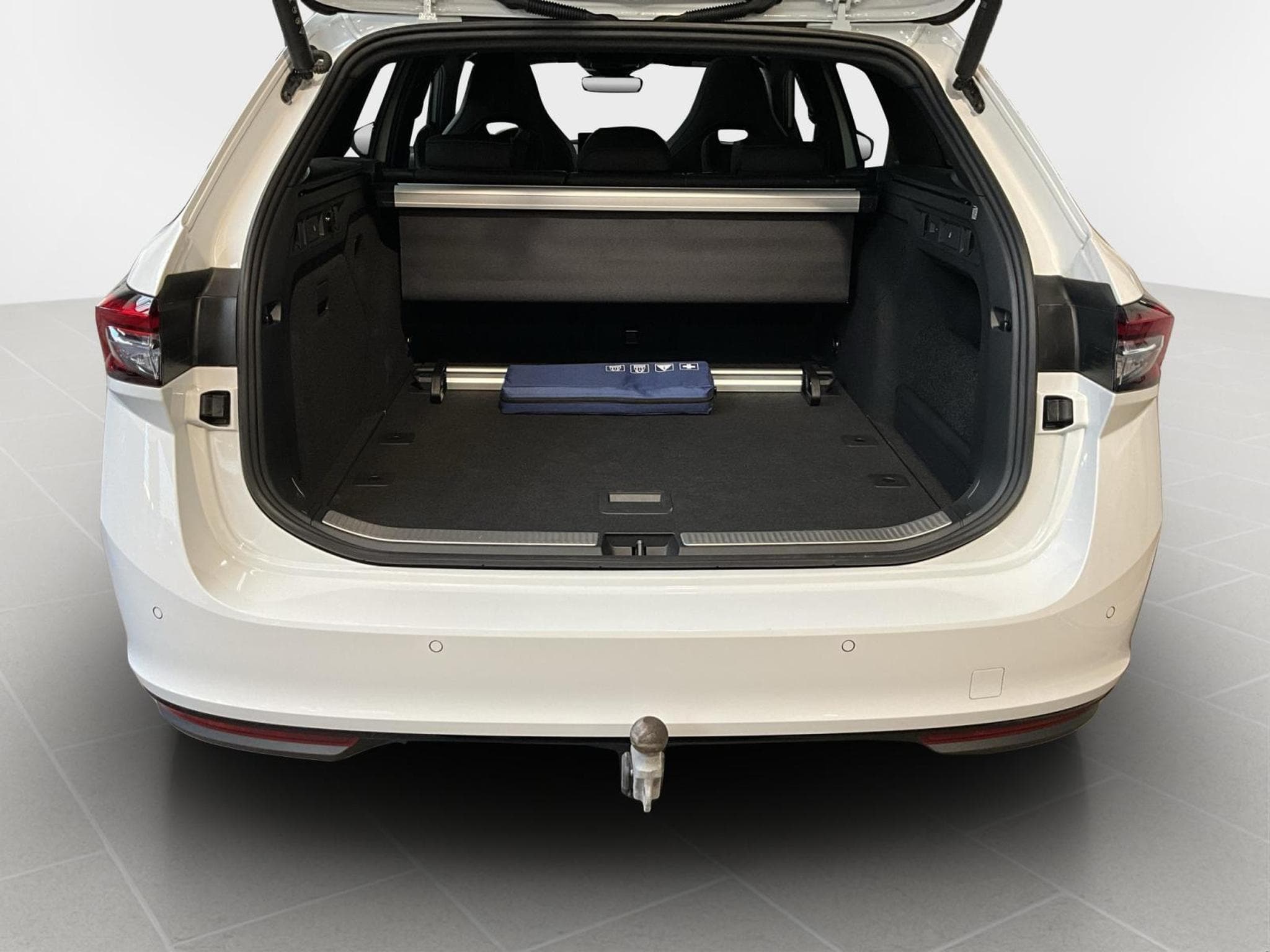 Skoda Superb Sportline+4x4+DSG+Pano+AHK+StandH. (2025) - Photo 17