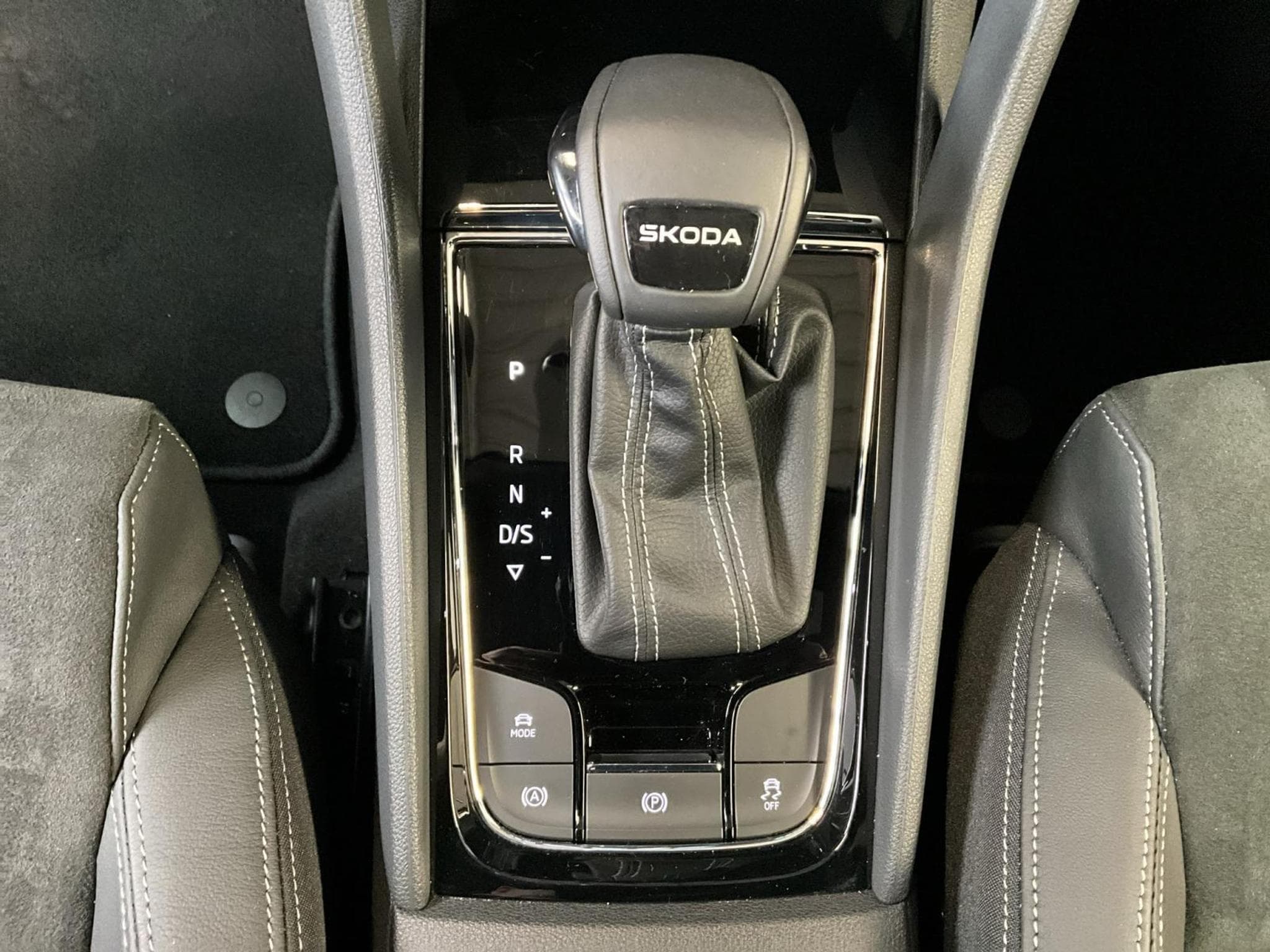 Skoda Karoq Sportline+DSG+Led+Navi (2025) - Photo 12