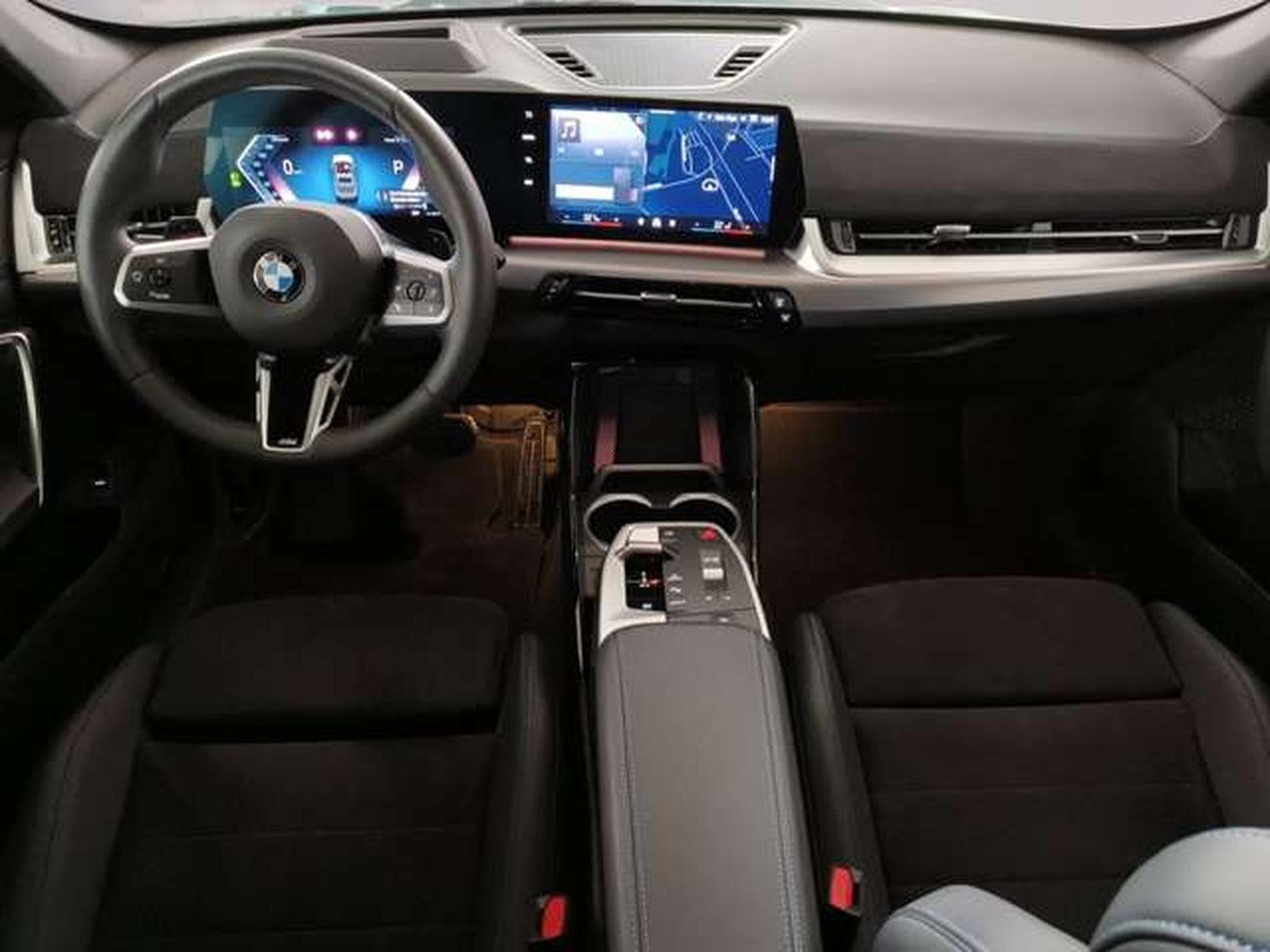 BMW X1 xDrive20d Head-Up HK HiFi DAB (2025) - Photo 7