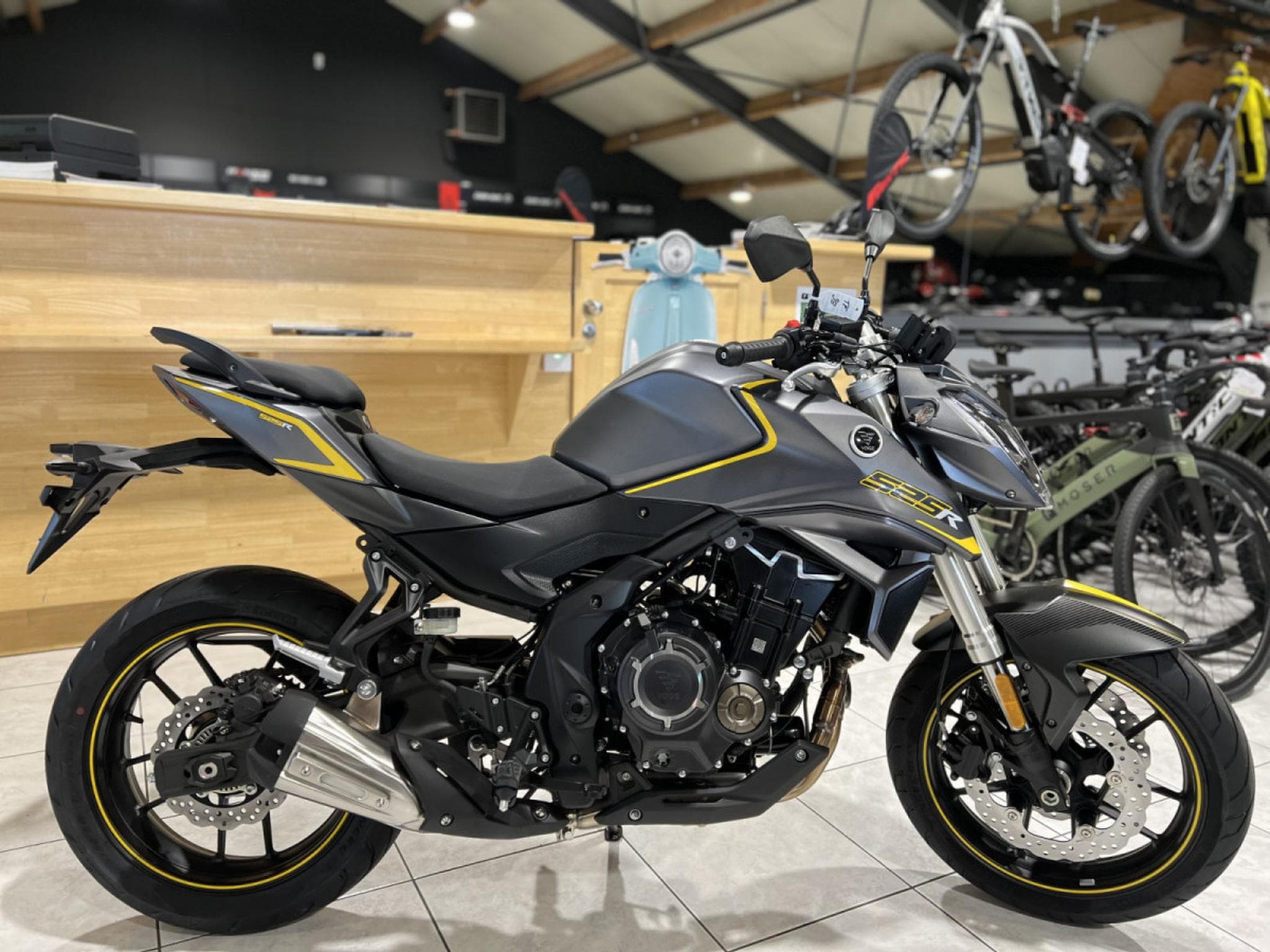 Voge 525 R GRIS (2023) - Photo 1