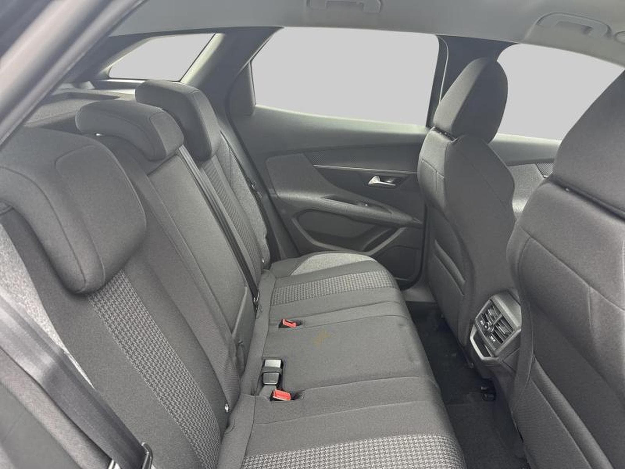 Peugeot 3008 II Active Pack (2023) - Photo 10