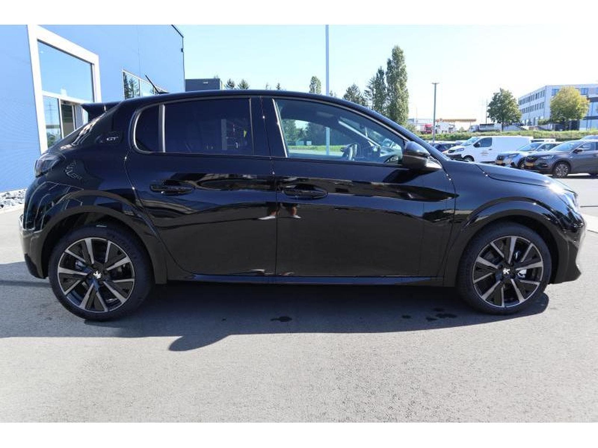 Peugeot 208 GT EAT8 (2023) - Photo 5
