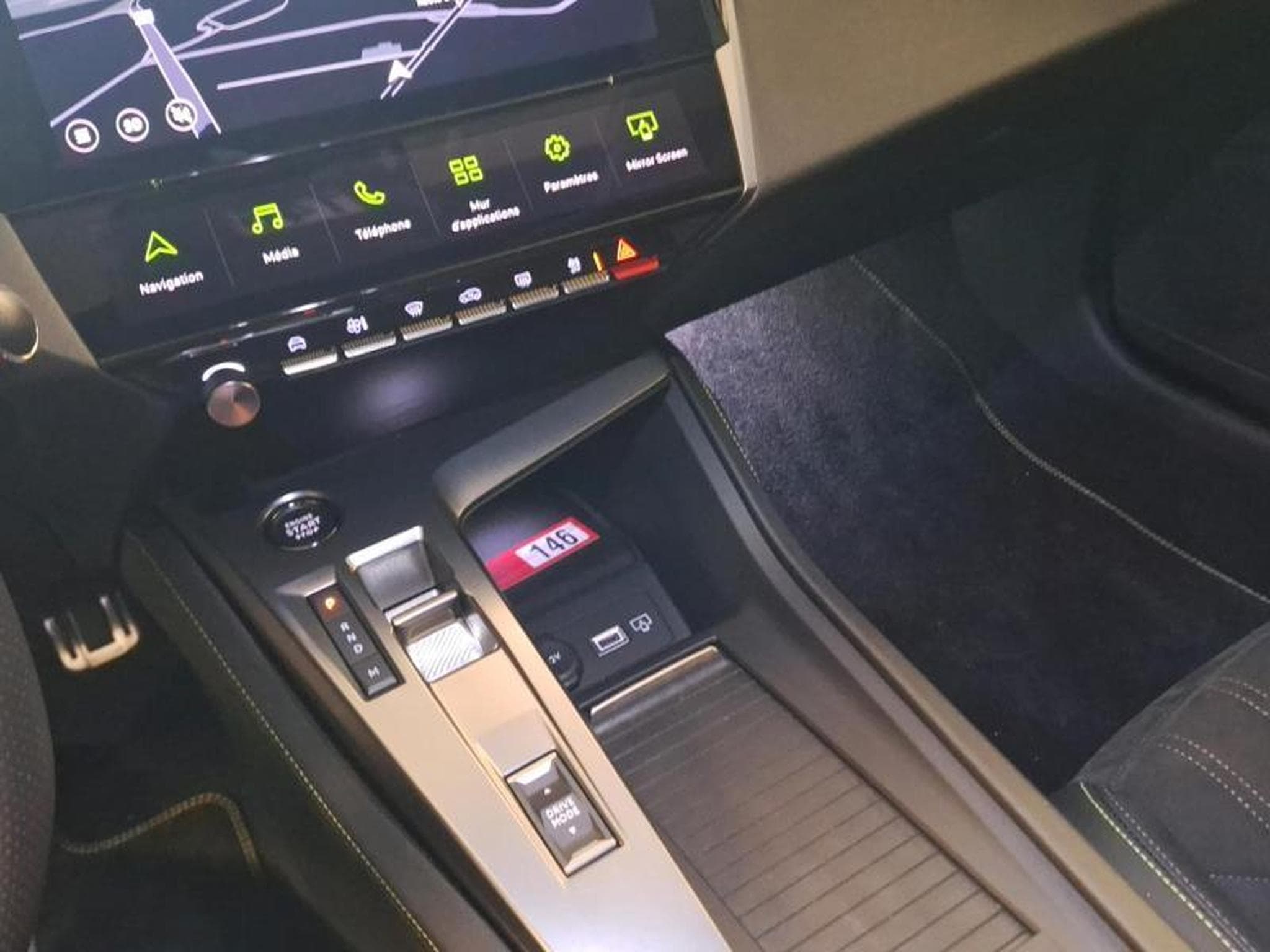 Peugeot 308 GT EAT8 (2024) - Photo 19