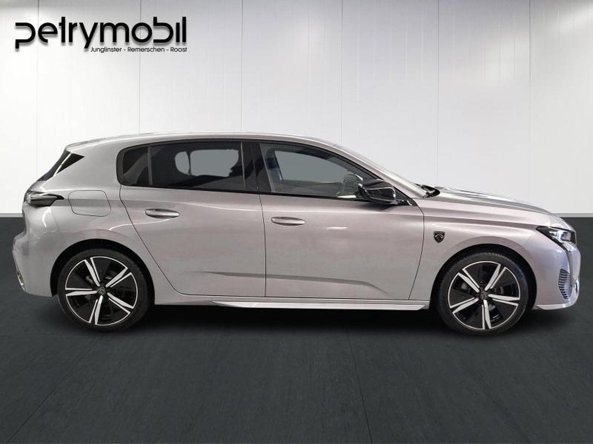 Peugeot 308 GT EAT8 (2024) - Photo 8