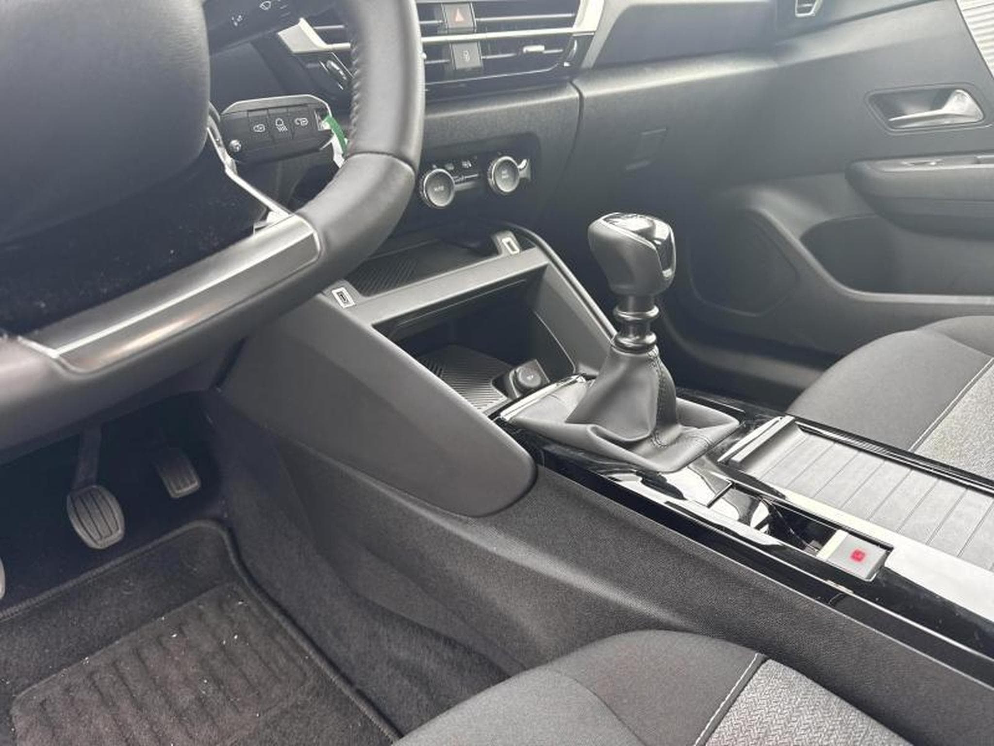 Citroen C4 Feel (2022) - Photo 19